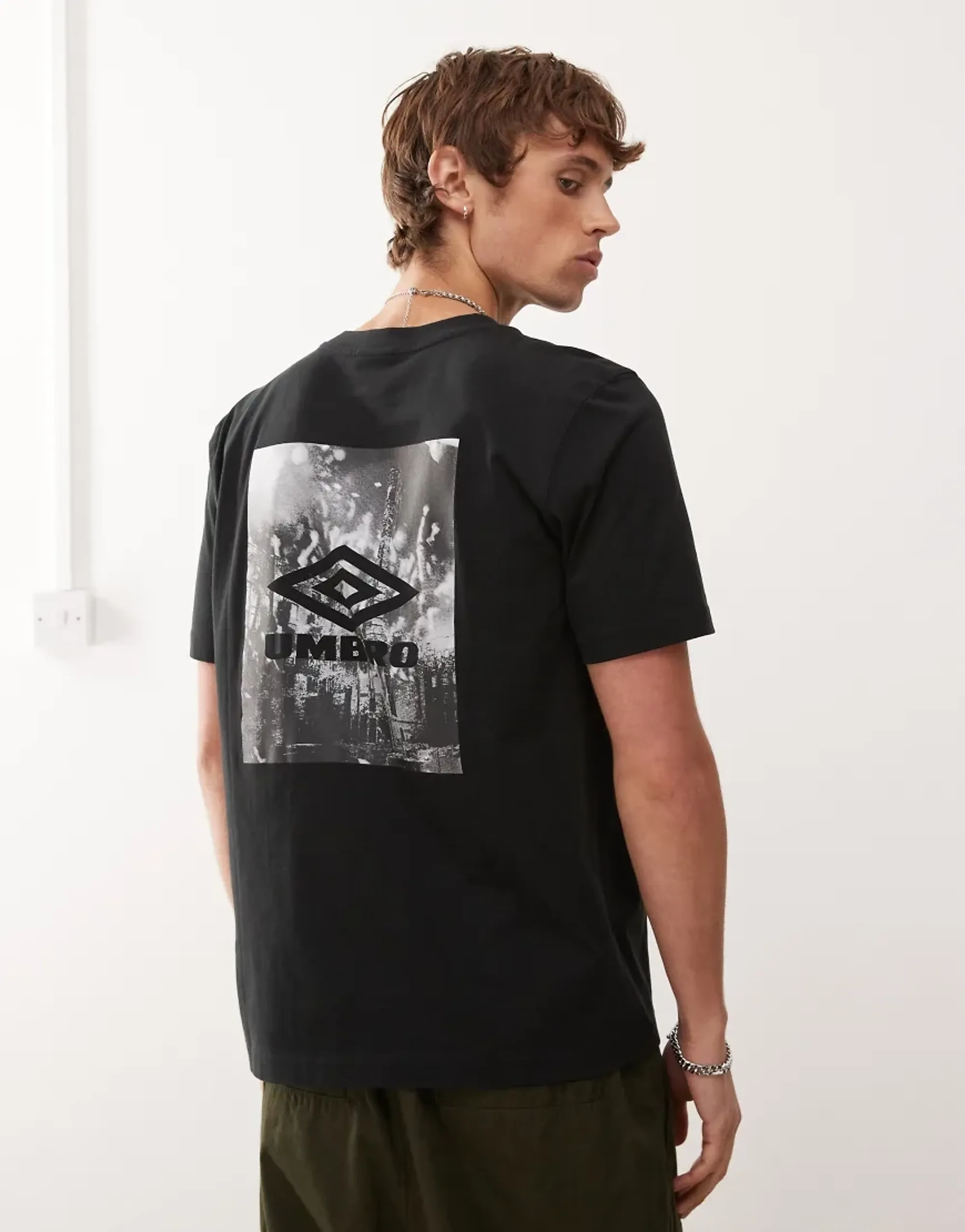 Umbro Industry Graphic T-Shirt In Black