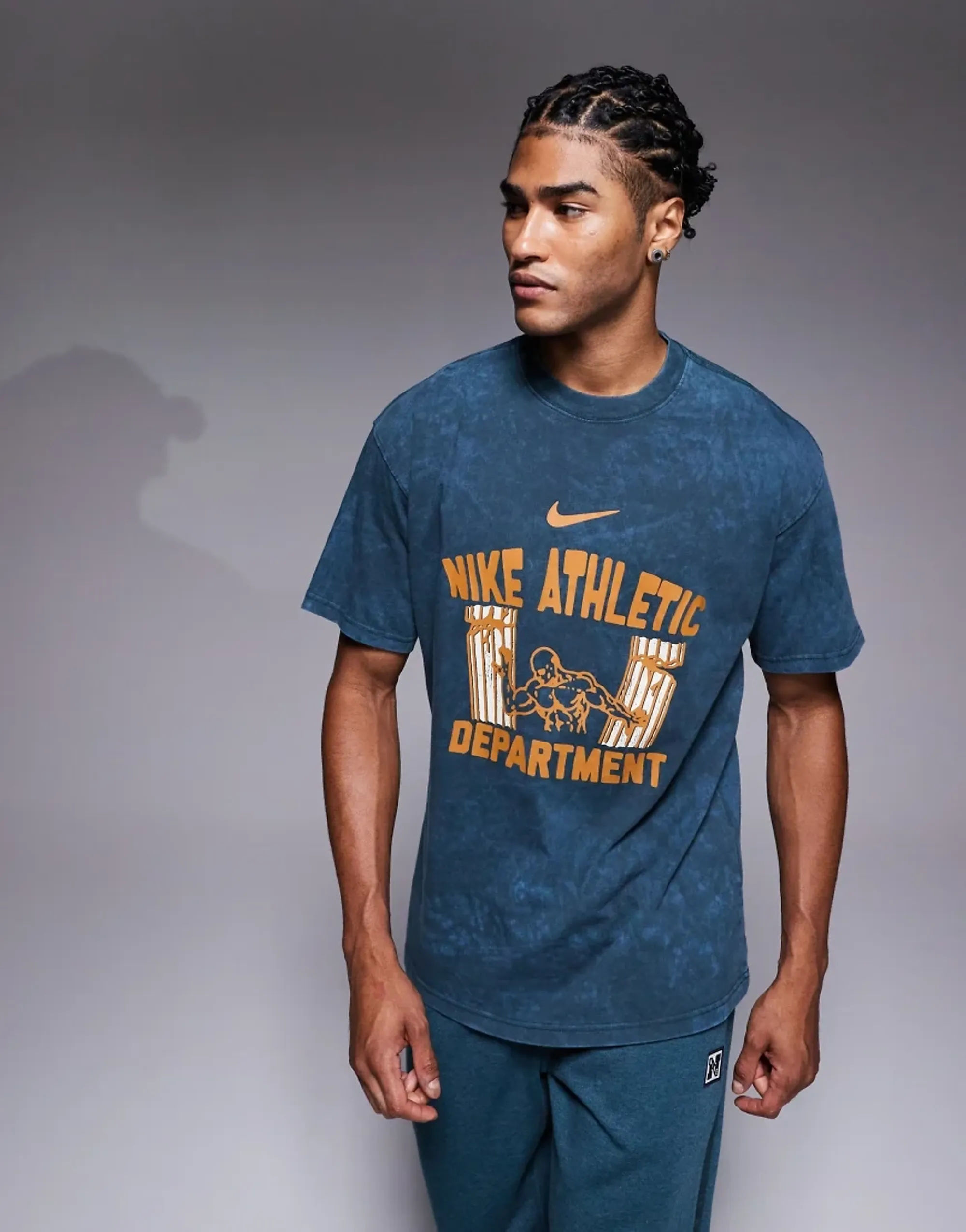 Nike Training Gym Heritage Graphic T-Shirt In Blue-Green