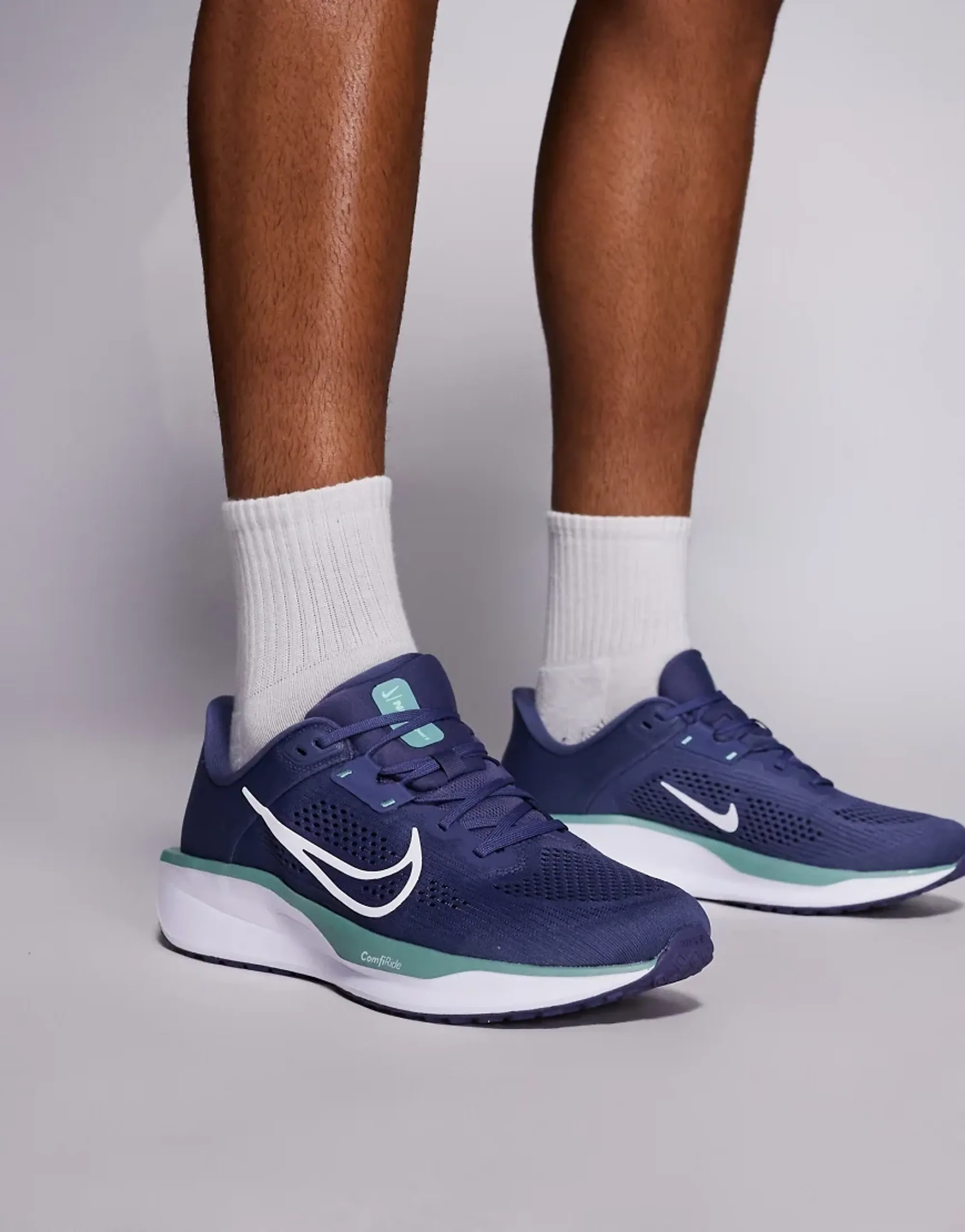 Nike Running Quest 6 Running Trainers In Purple And White