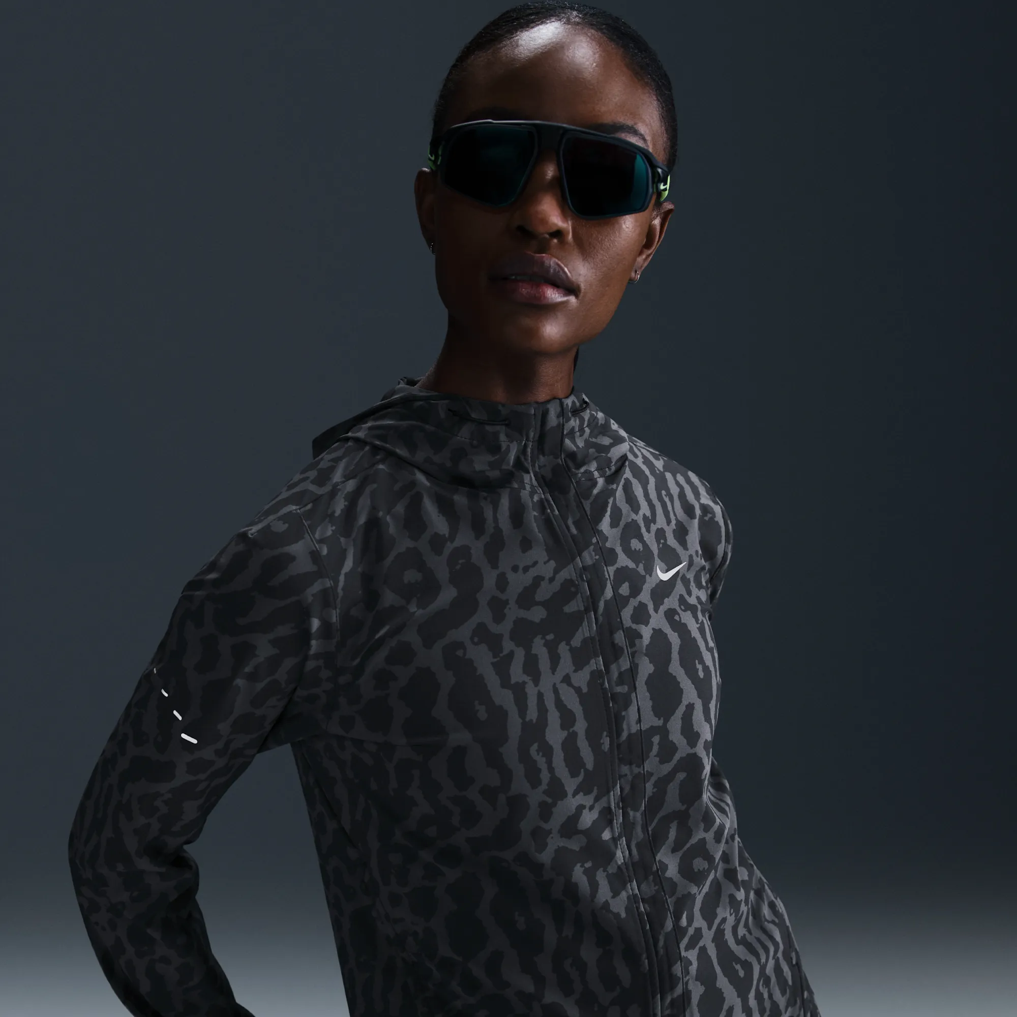 Nike Swift Women's Dri-FIT Packable Running Jacket - Black - Polyester/Elastane