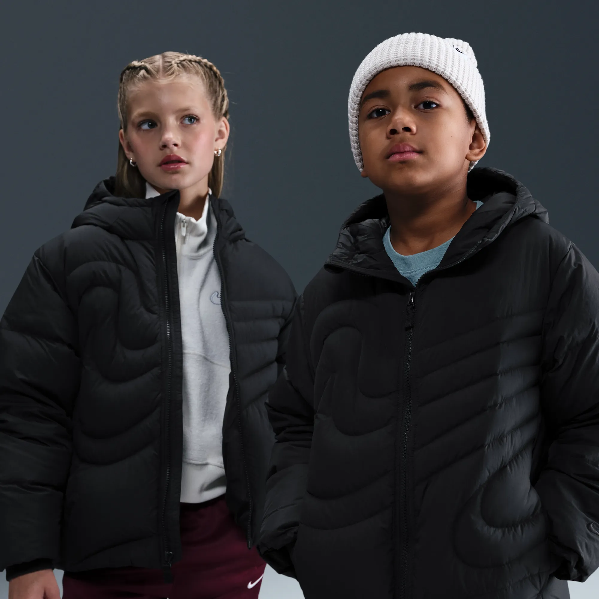 Nike Swoosh Older Kids' Therma-FIT Loose Puffer Jacket - Black - Nylon