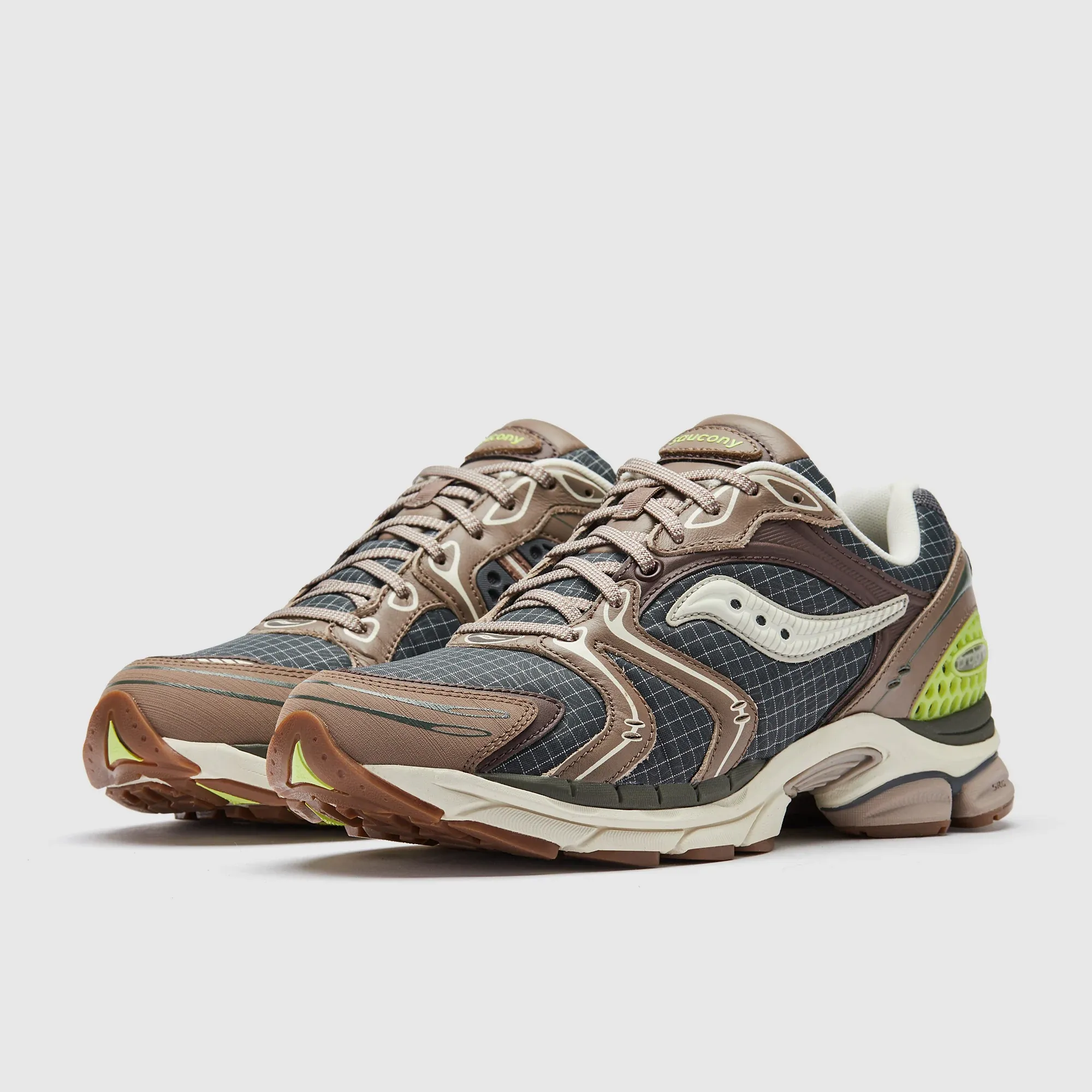 Saucony - ProGrid Triumph 4 in Brown