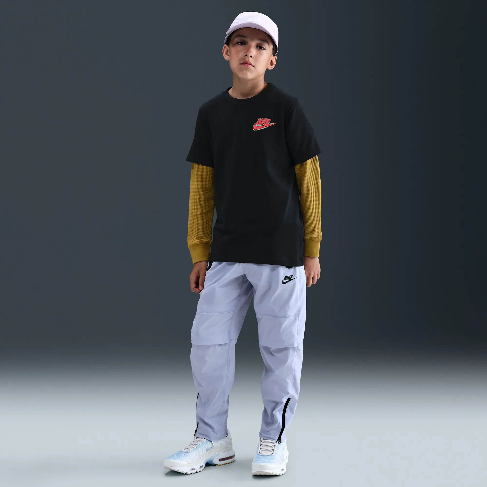 Nike Tech Older Kids' (Boys') Woven Trousers - Grey - Nylon/Elastane