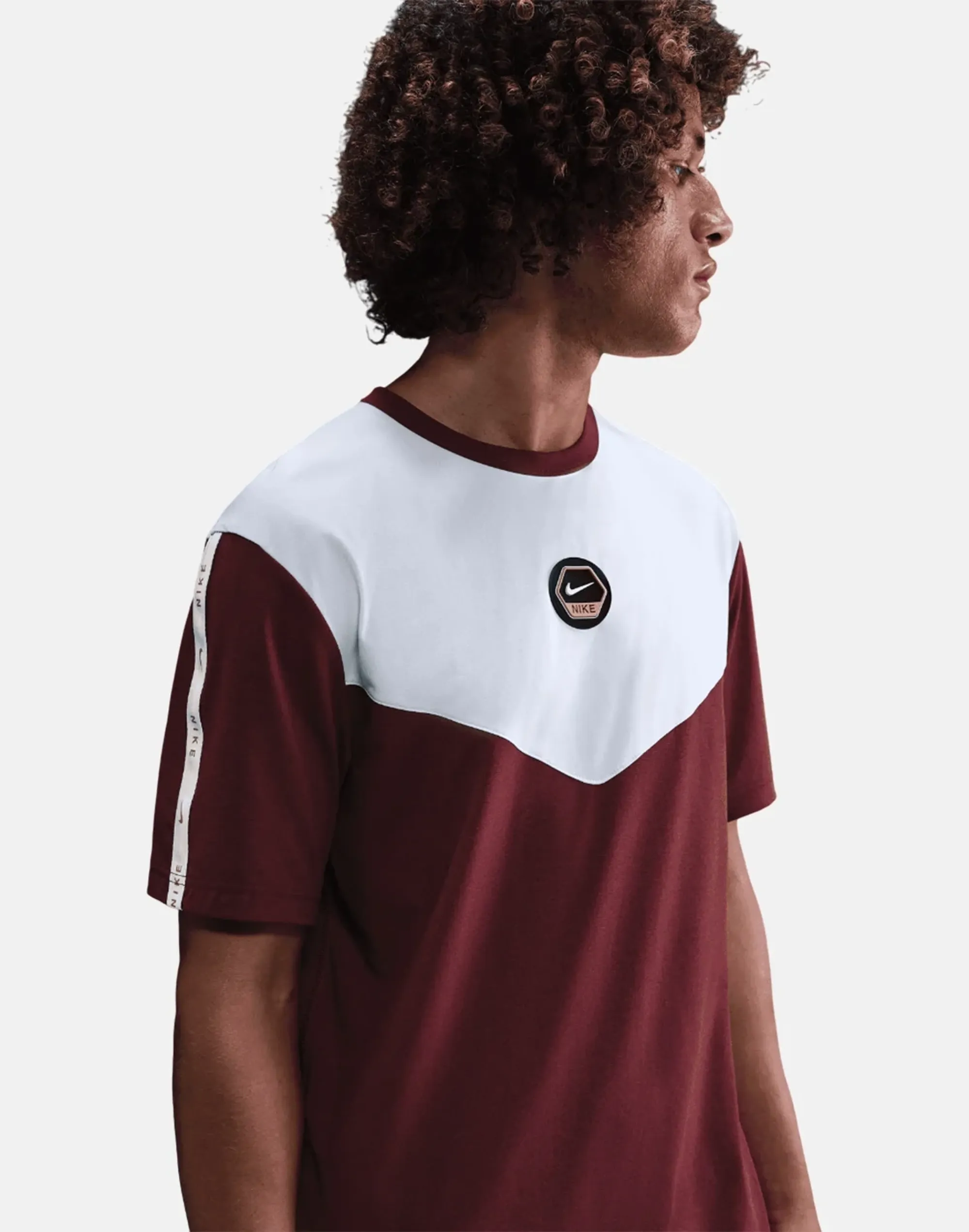 Men's Nike Cityside T-Shirt in Red/White 