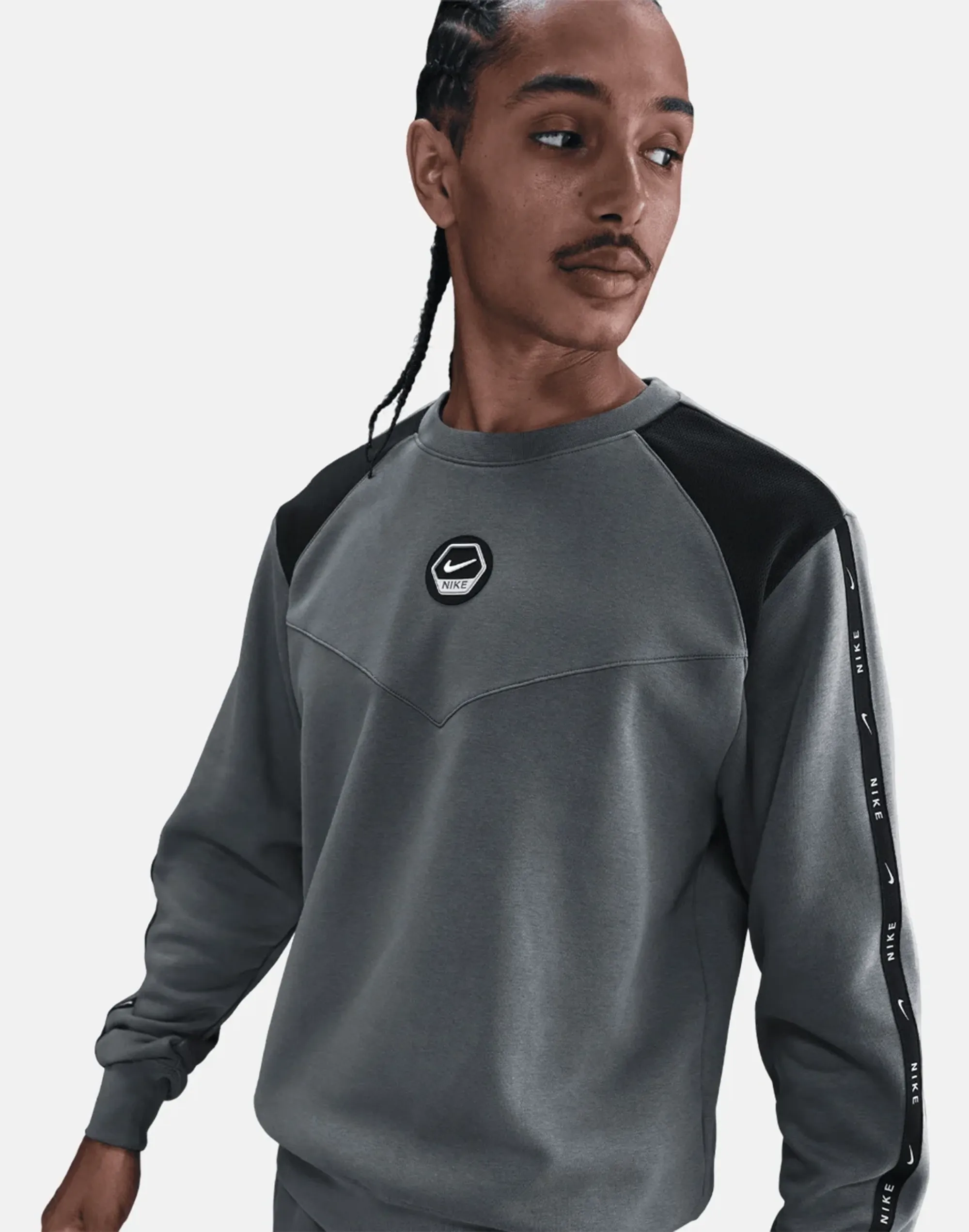 Men's Nike Cityside Crew Sweatshirt in Grey/Black 