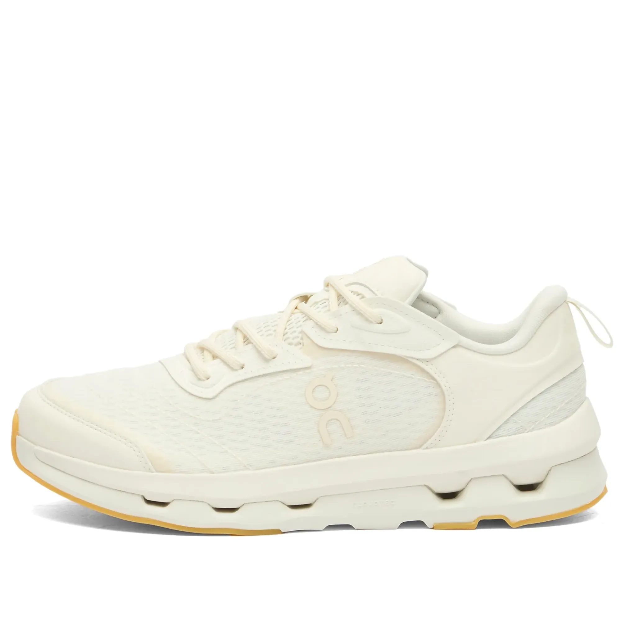 ON Women's x Zendaya CloudzON Women'se MoON Women's Ivory/Ivory