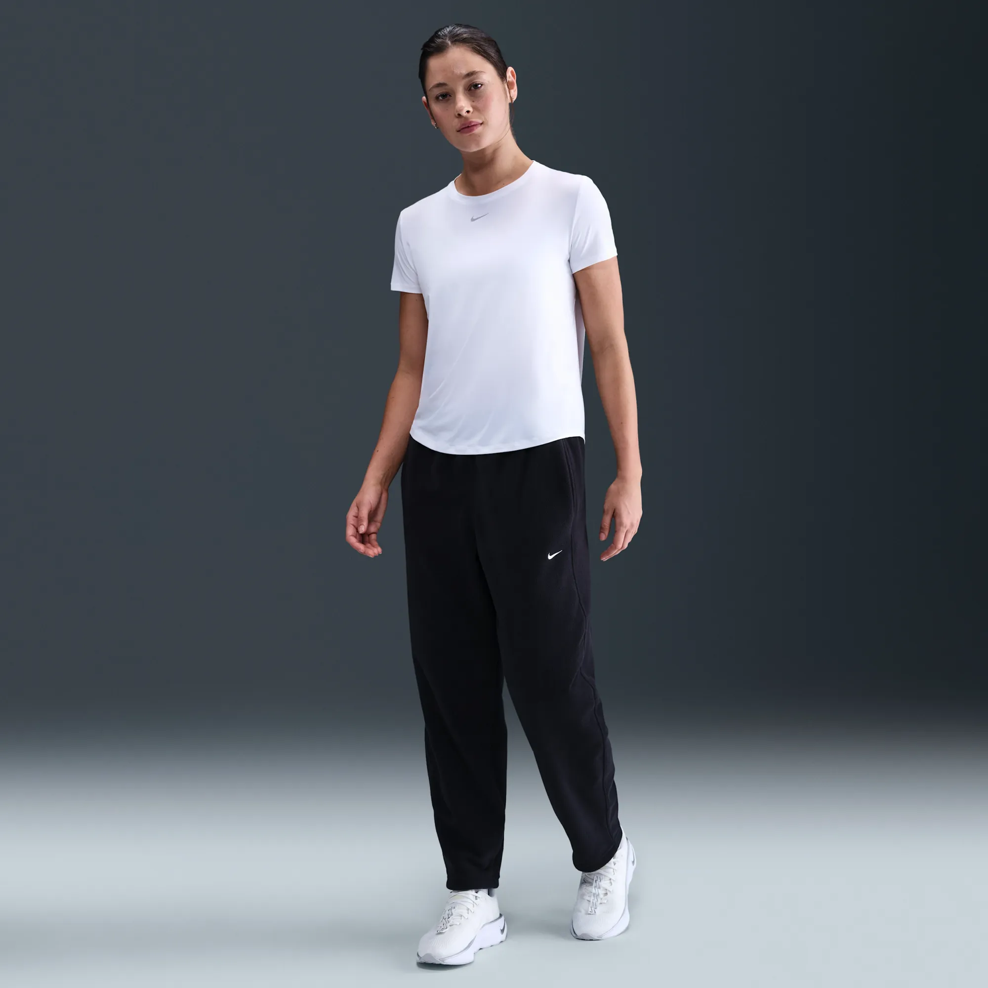 Nike One Women's Therma-FIT Mid-Rise Fleece Trousers - Black - Polyester
