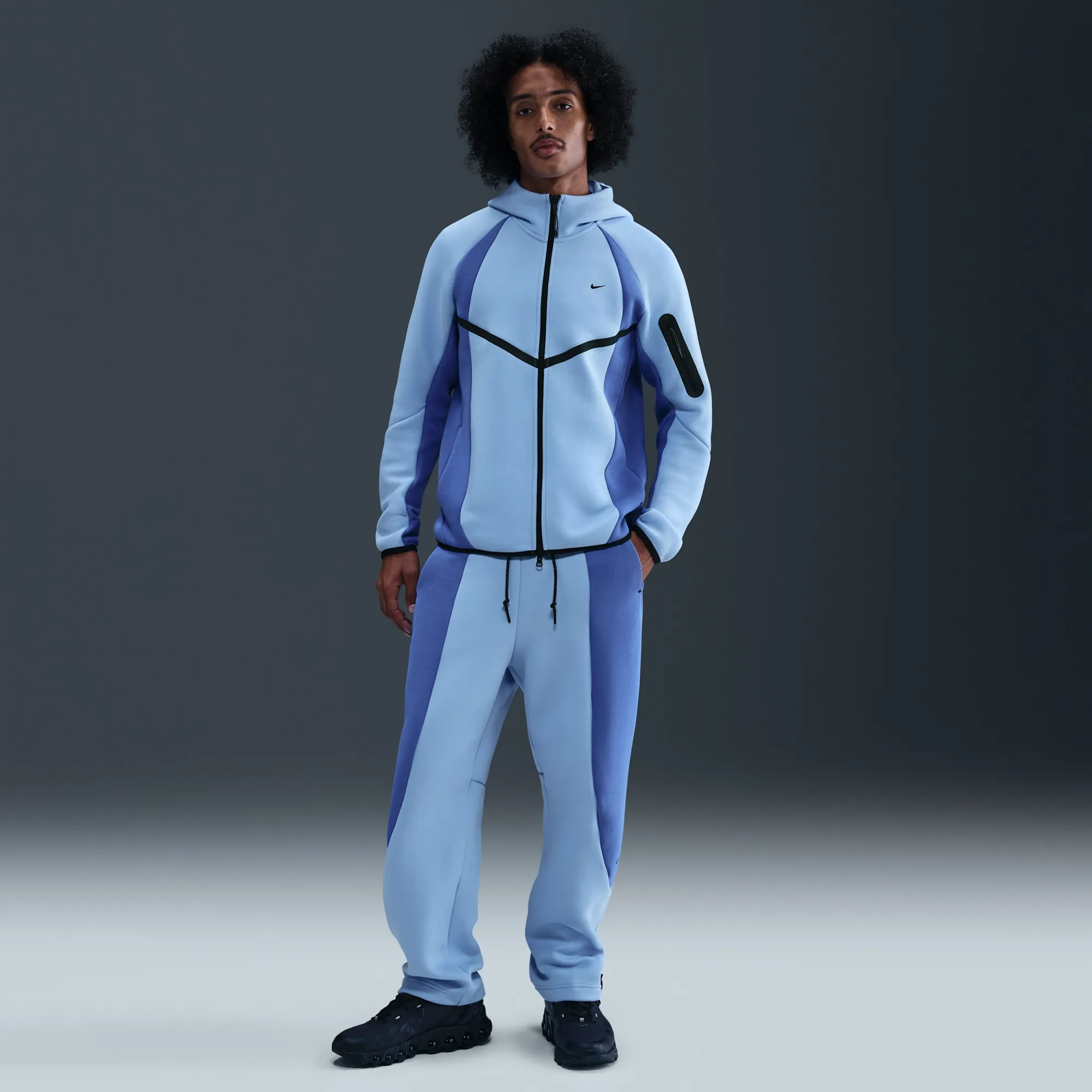 Nike Tech Men's Colour-Block Open-Hem Fleece Trousers - Blue - Cotton/Polyester