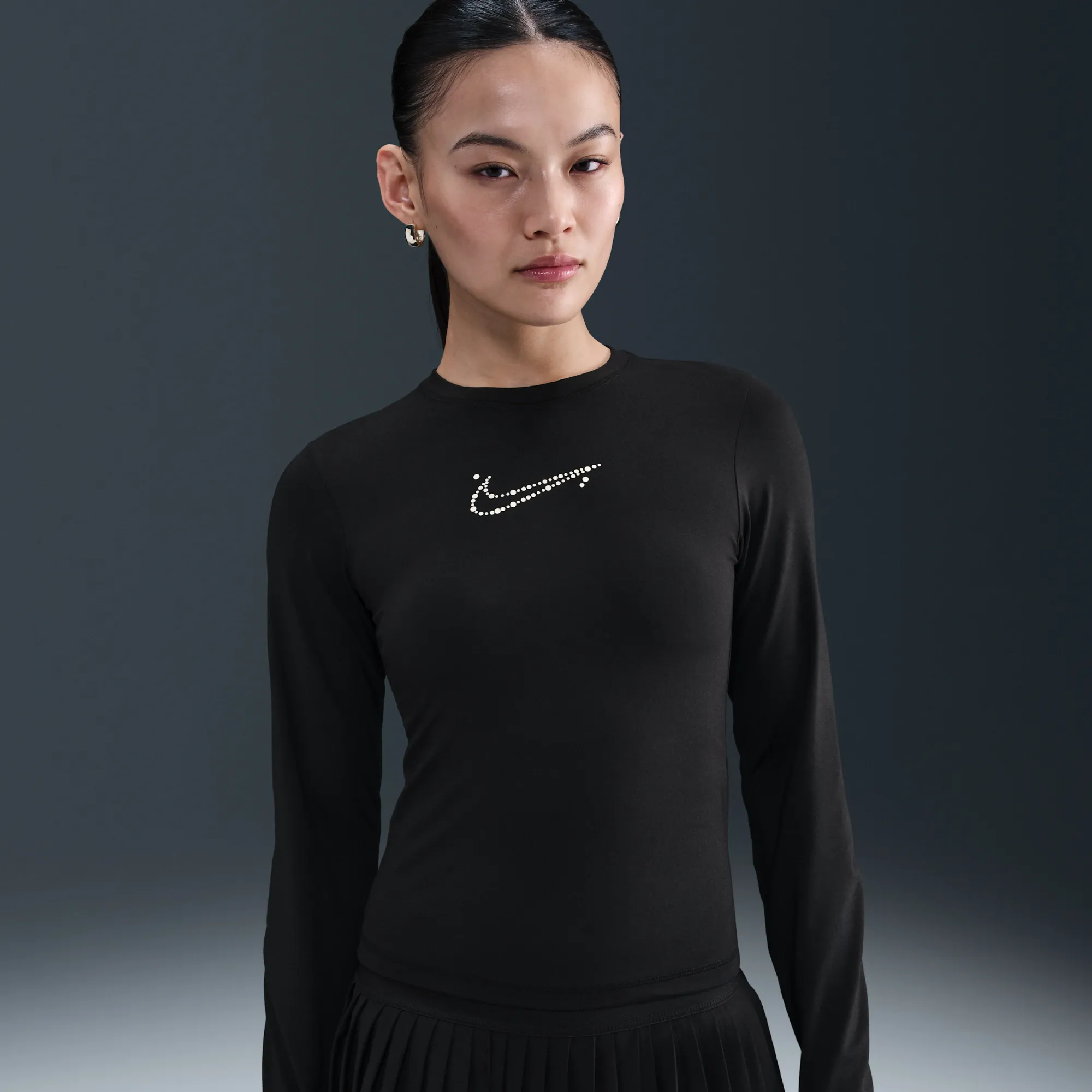 Nike Women's Tight Cropped Long-Sleeve T-Shirt - Black - Polyester/Elastane