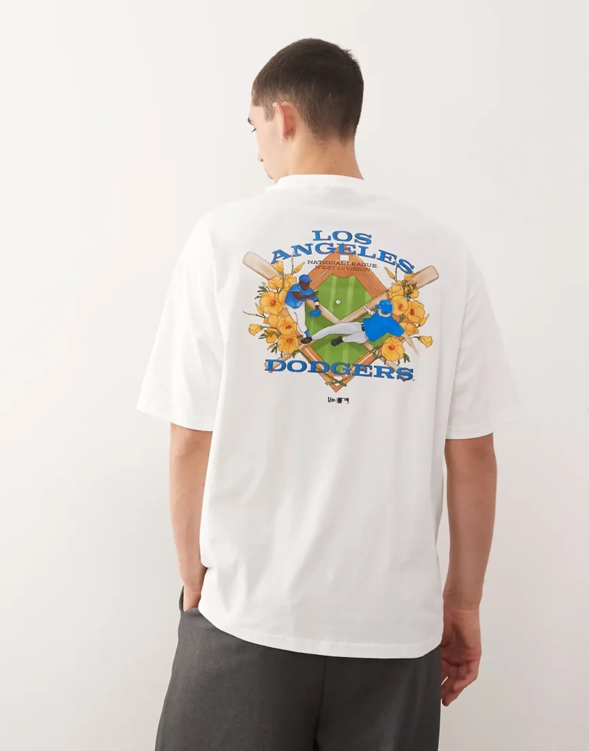 LA Dodgers MLB Baseball Graphic White Oversized T-Shirt New Era Cap adult unisex