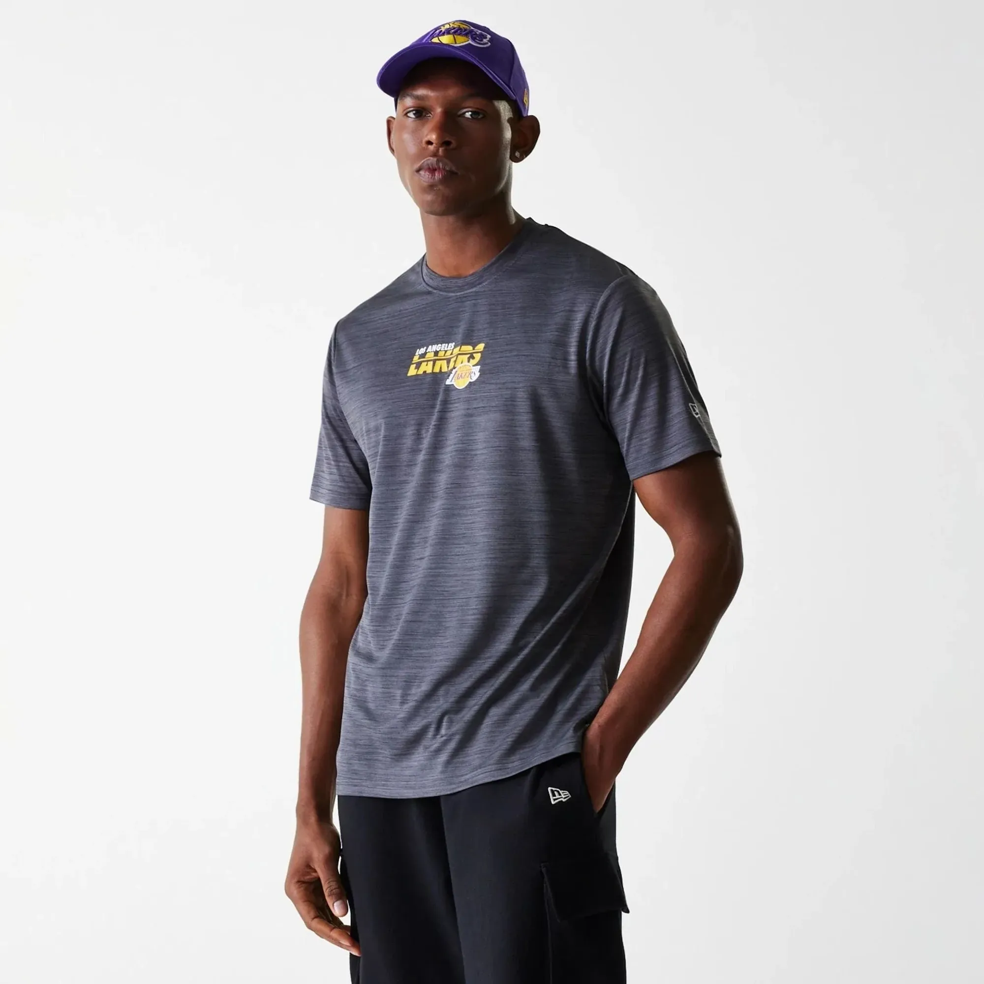 LA Lakers NBA Essentials Black T-Shirt New Era Cap adult unisex