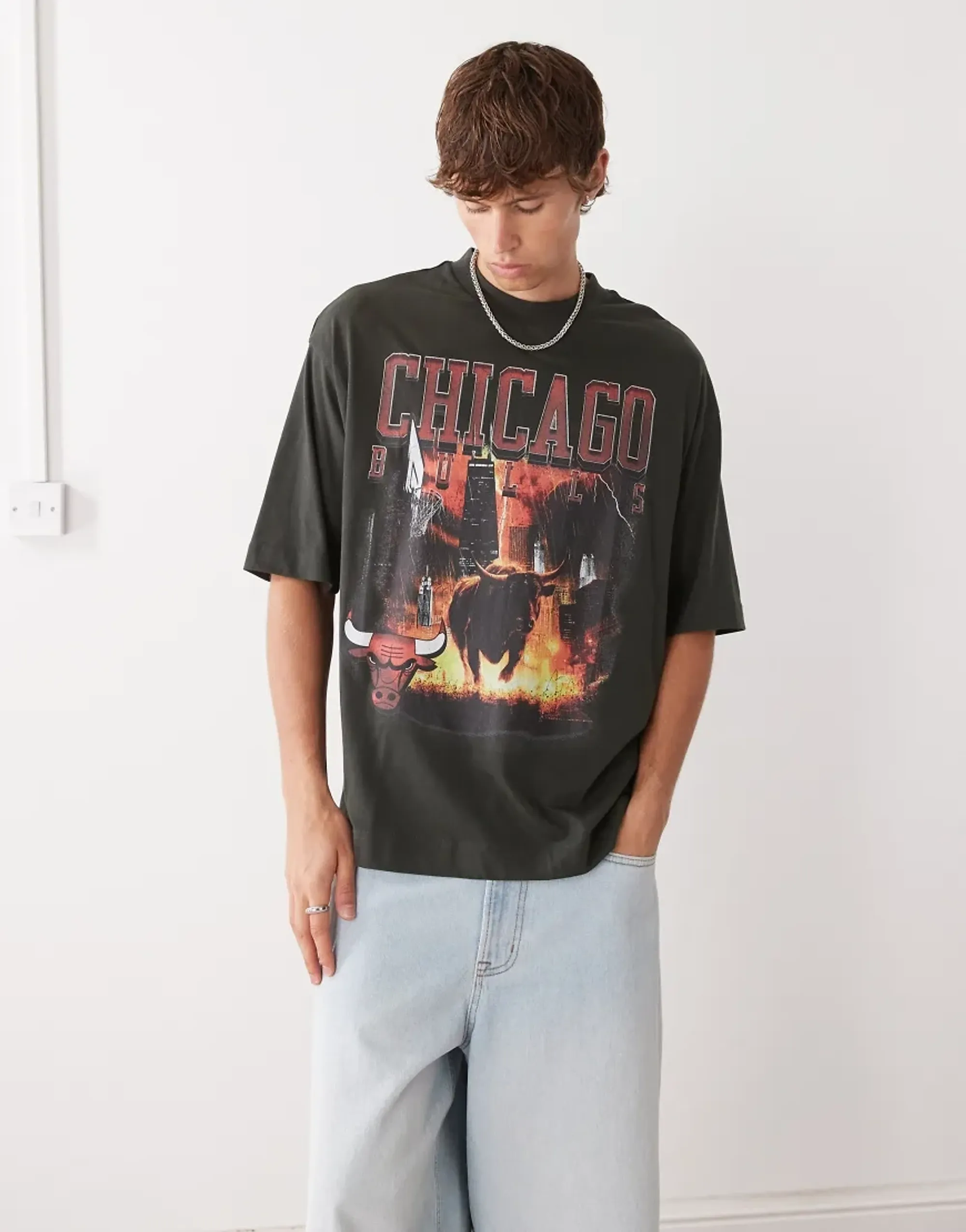 New Era Cap New Era Chicago Bulls Oversized T-Shirt In Washed Black
