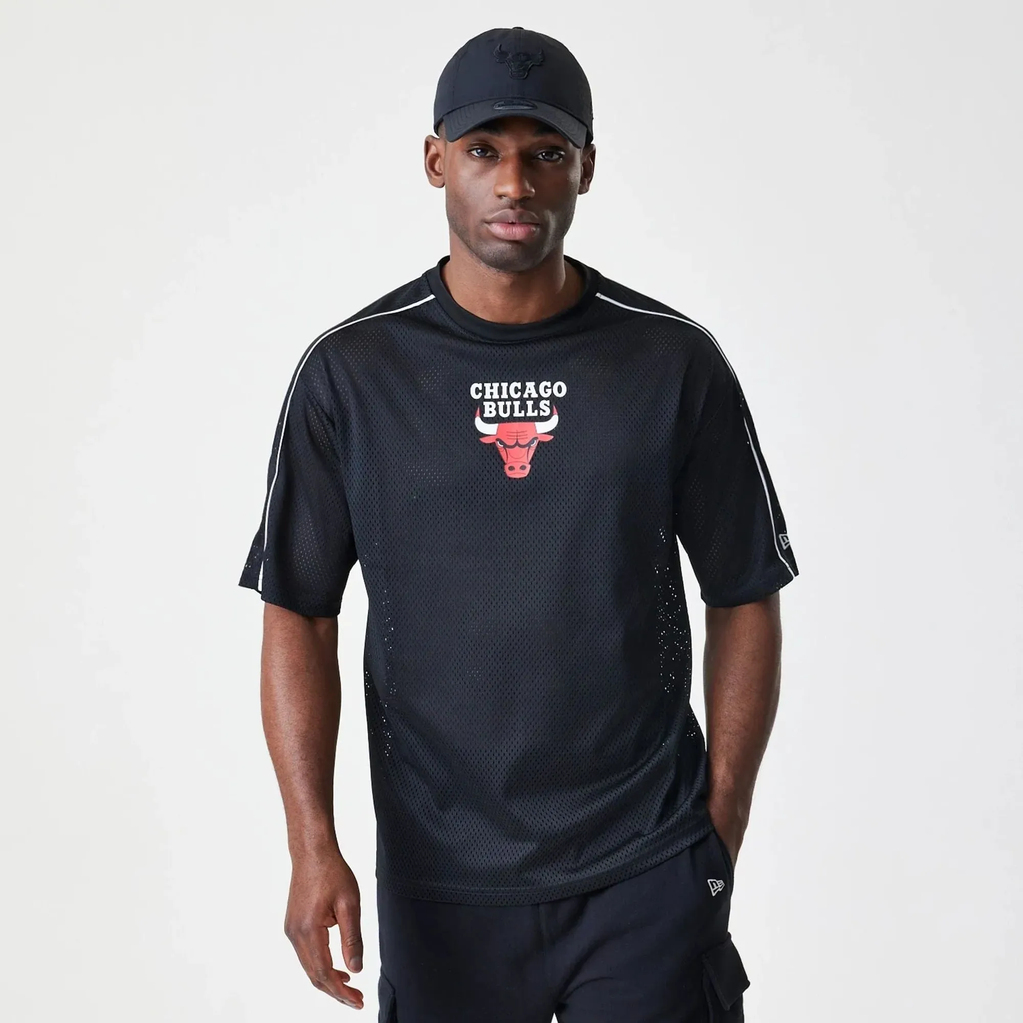 Chicago Bulls NBA Piping Black Oversized T-Shirt New Era Cap adult unisex