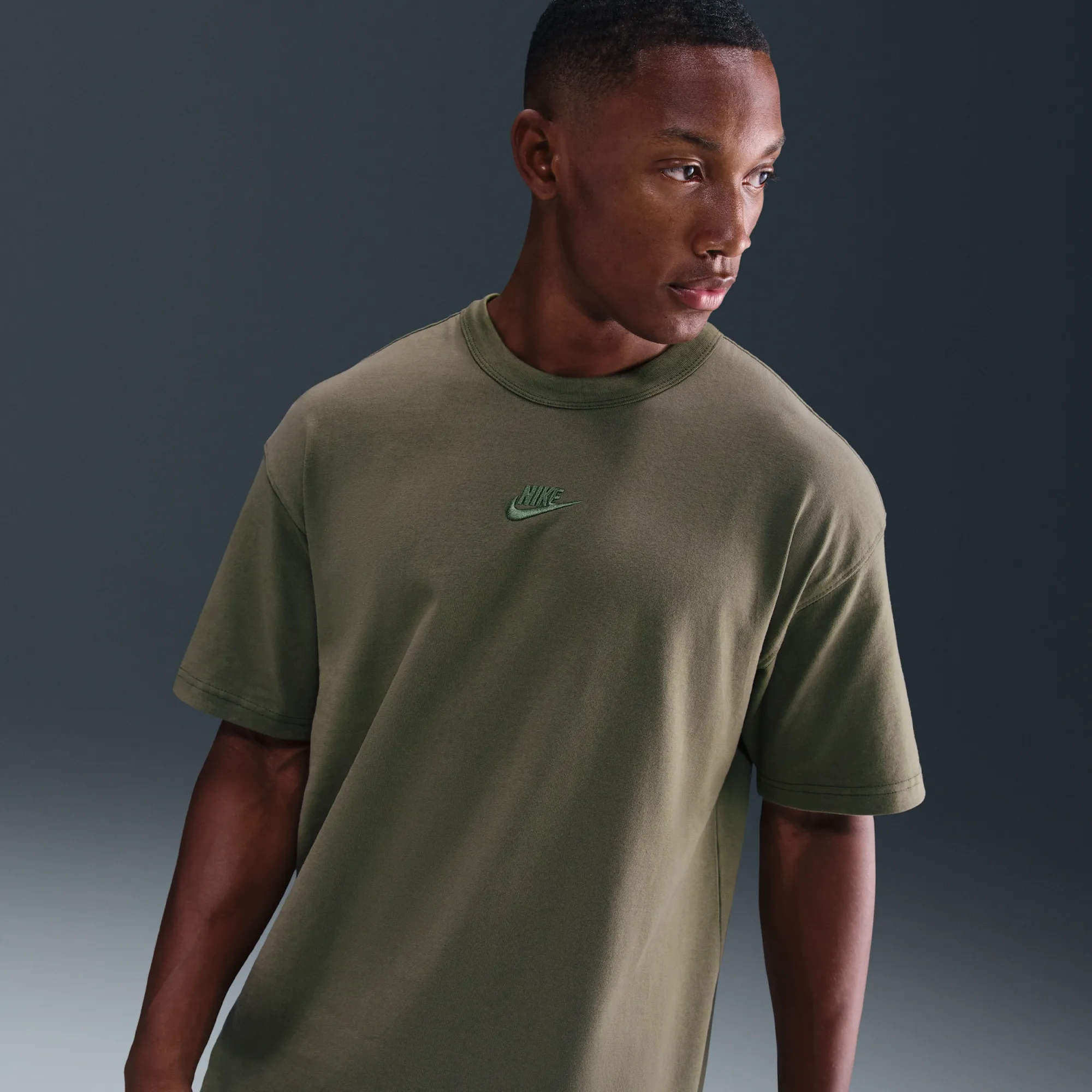 Nike Premium Essentials Men's T-Shirt - Green - Cotton