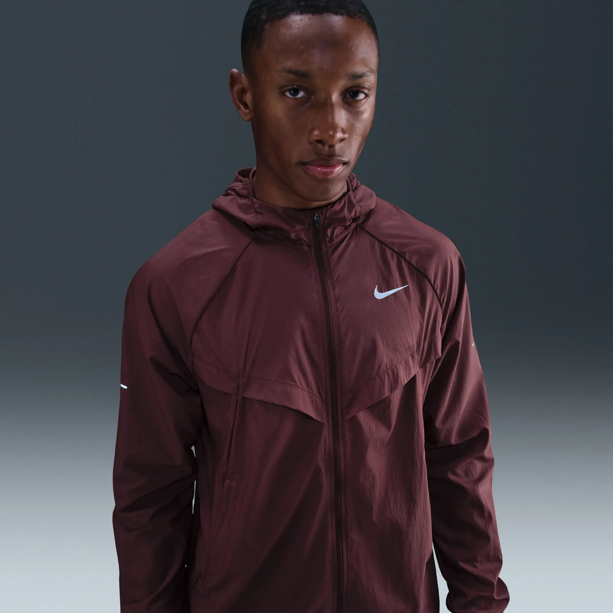 Nike Stride Men's Repel UV Running Jacket - Red - Nylon