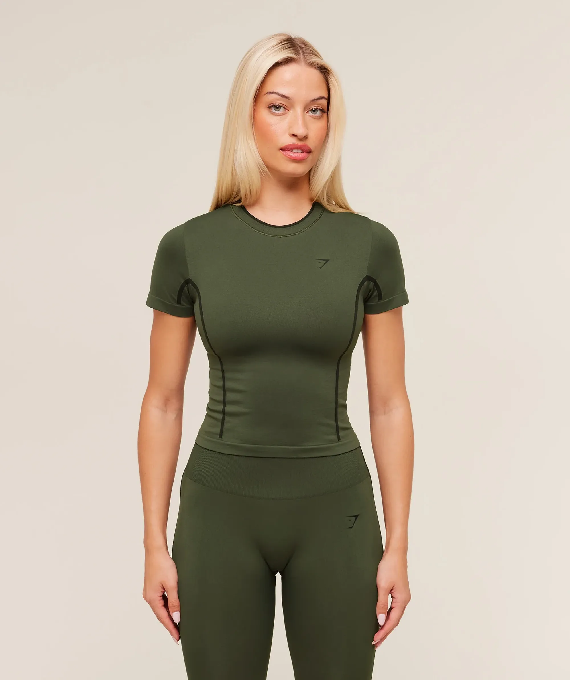  Everyday Seamless Contrast Tee - Winter Olive/Black