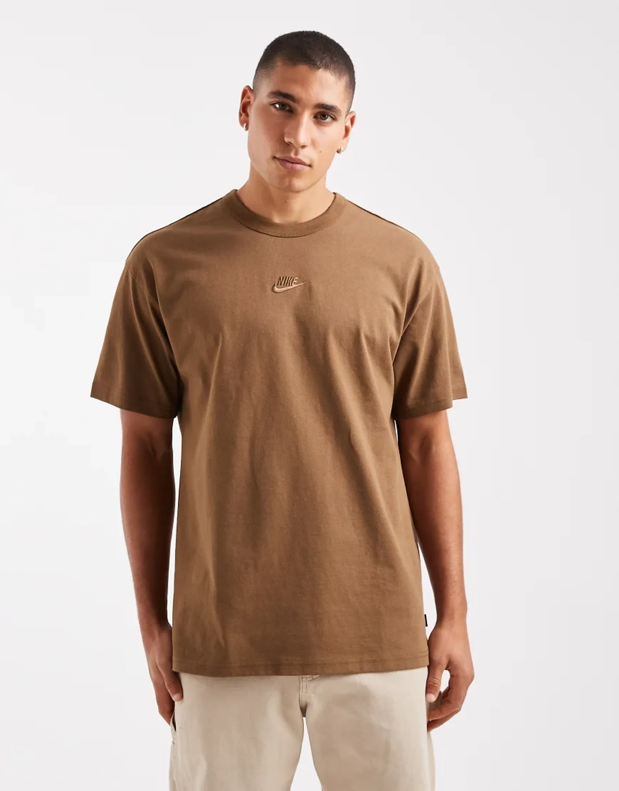 Nike Premium Essentials Tee