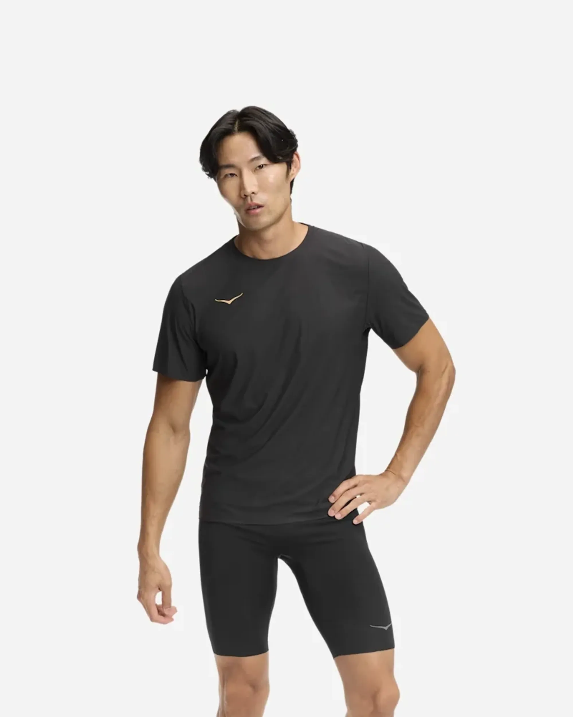 Hoka Men's Airolite Short Sleeve Top 2.0 In Black/Gold