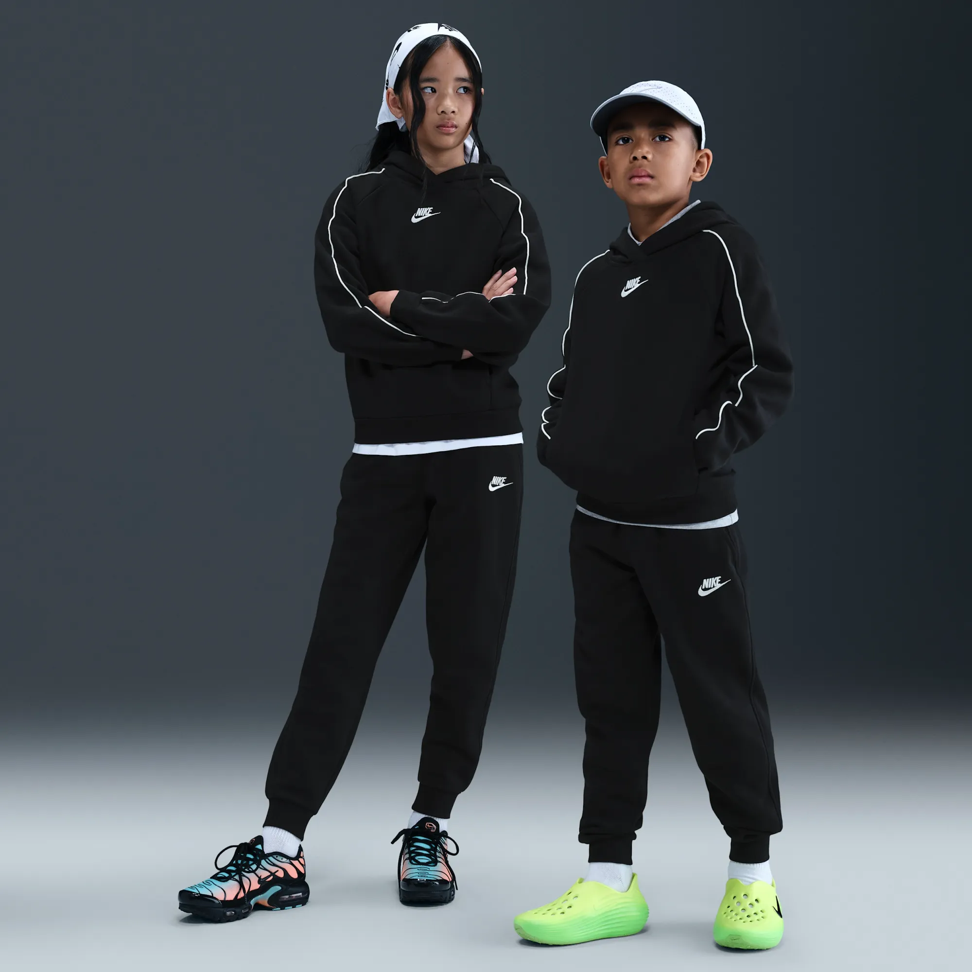 Nike Club Fleece Older Kids' Hooded Tracksuit - Black - Cotton/Polyester