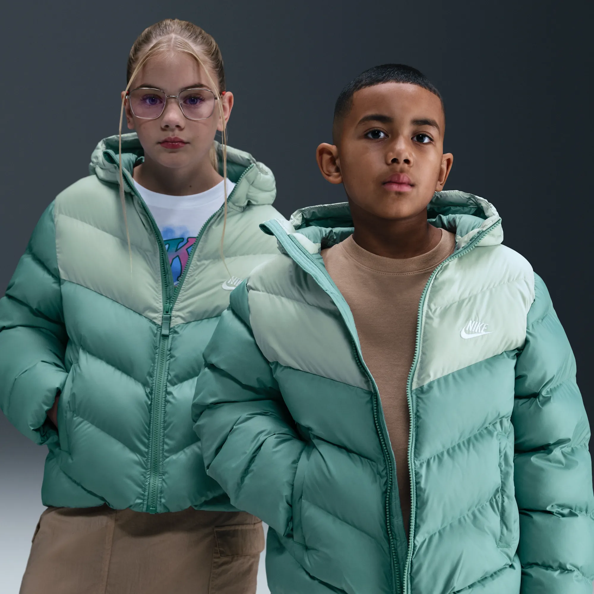 Nike All Day Play Older Kids' Therma-FIT Loose-Fit Puffer Jacket - Green - Polyester