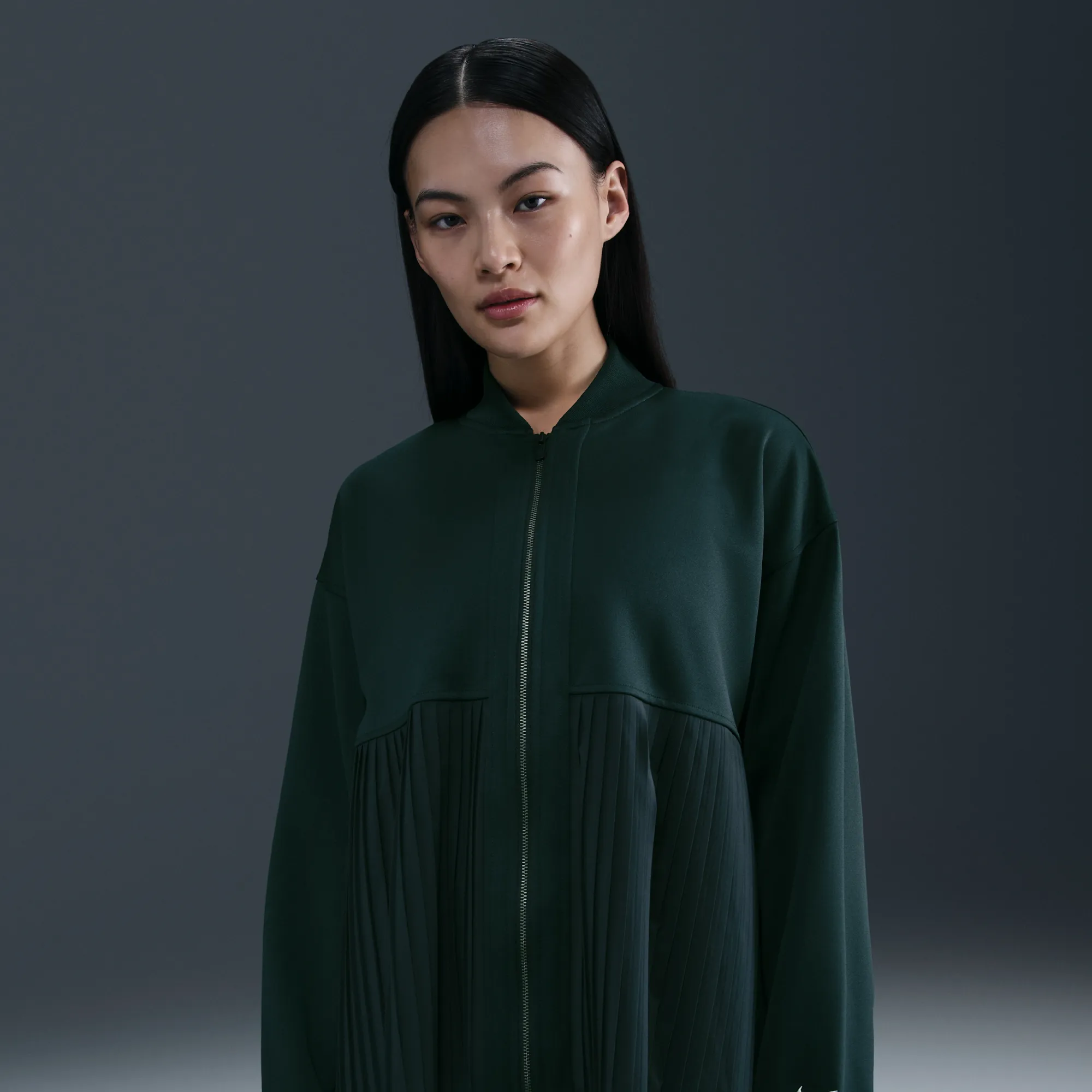 Nike Women's Pleated Jacket - Green - Polyester/Elastane