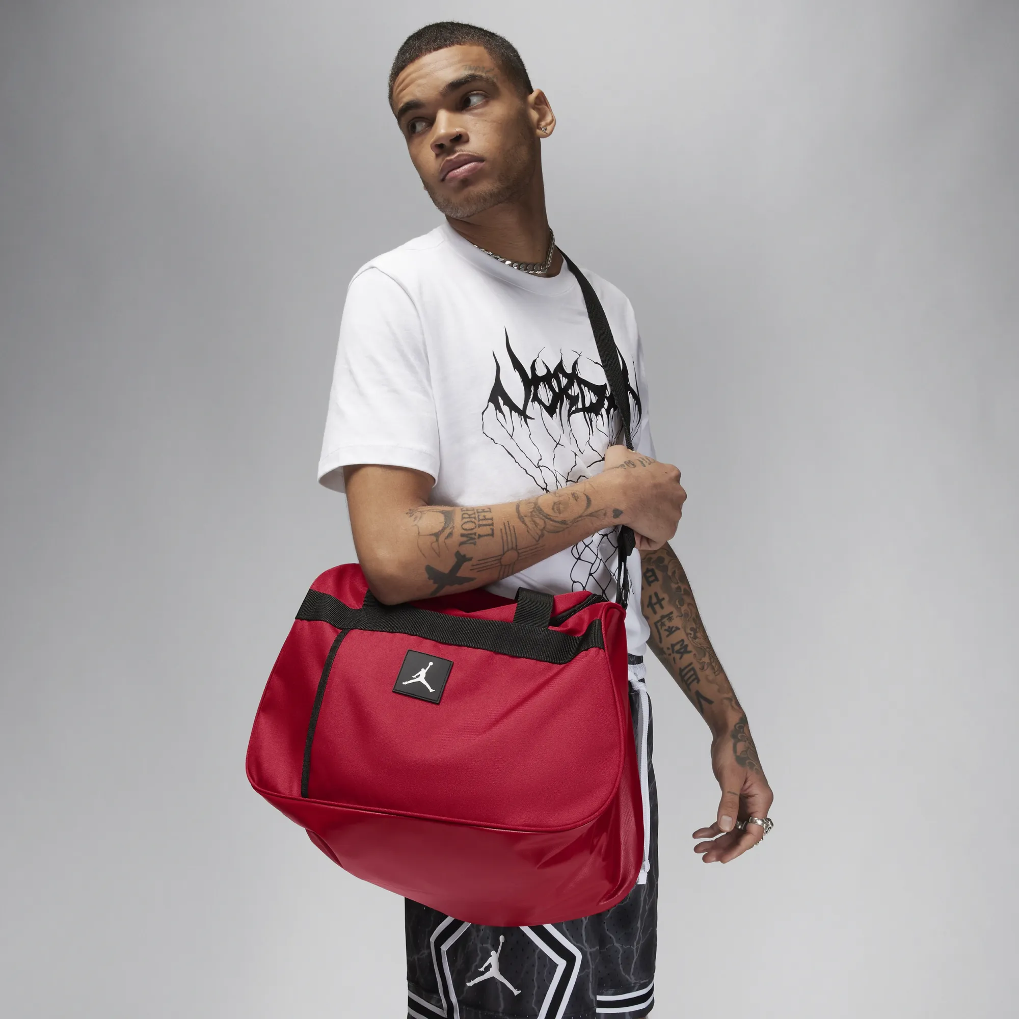 Nike Jordan Essentials Duffle Bag (30L) - Red - Polyester