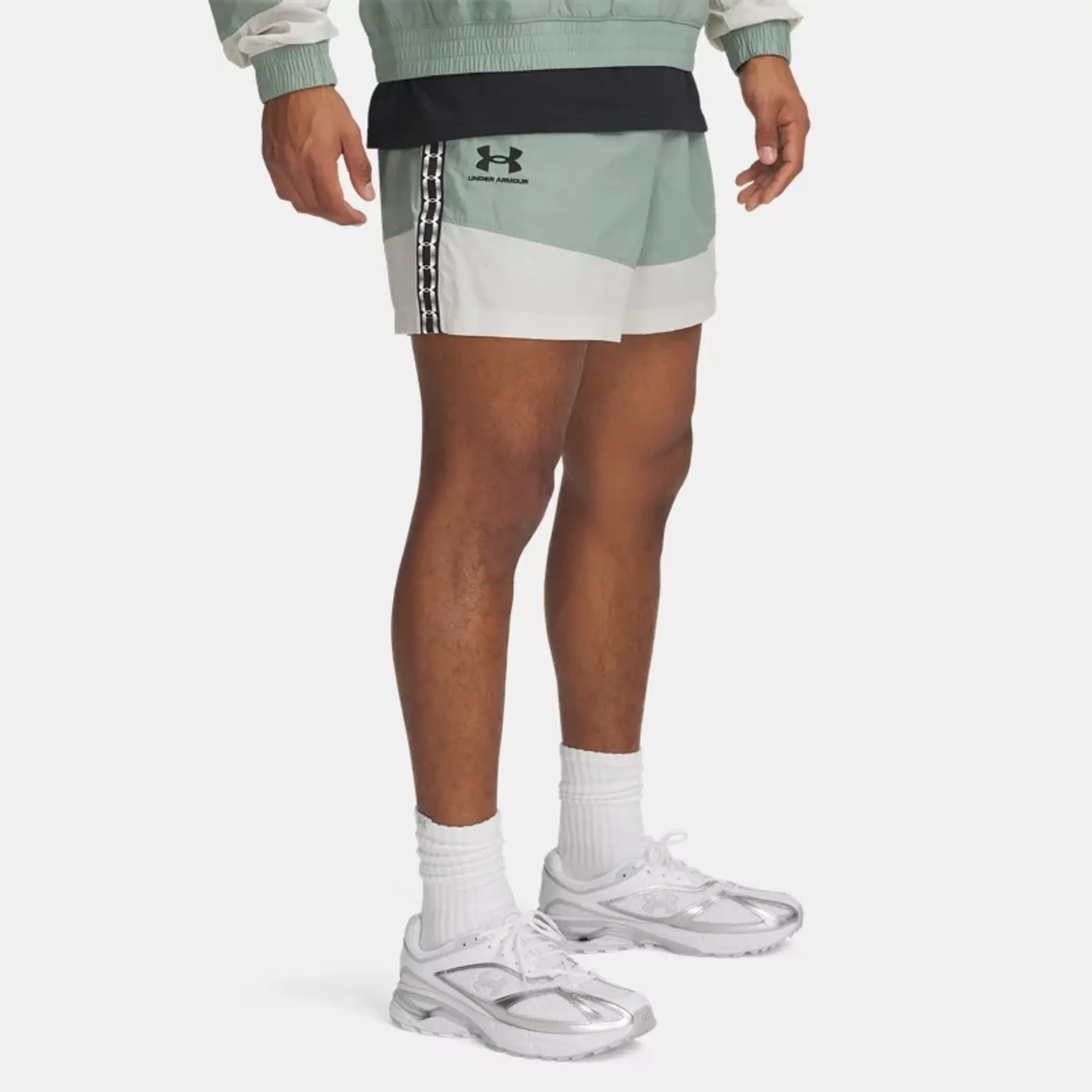 Under Armour Terrace96 Woven Men's 5" Shorts Silica Green / Summit White / Black L