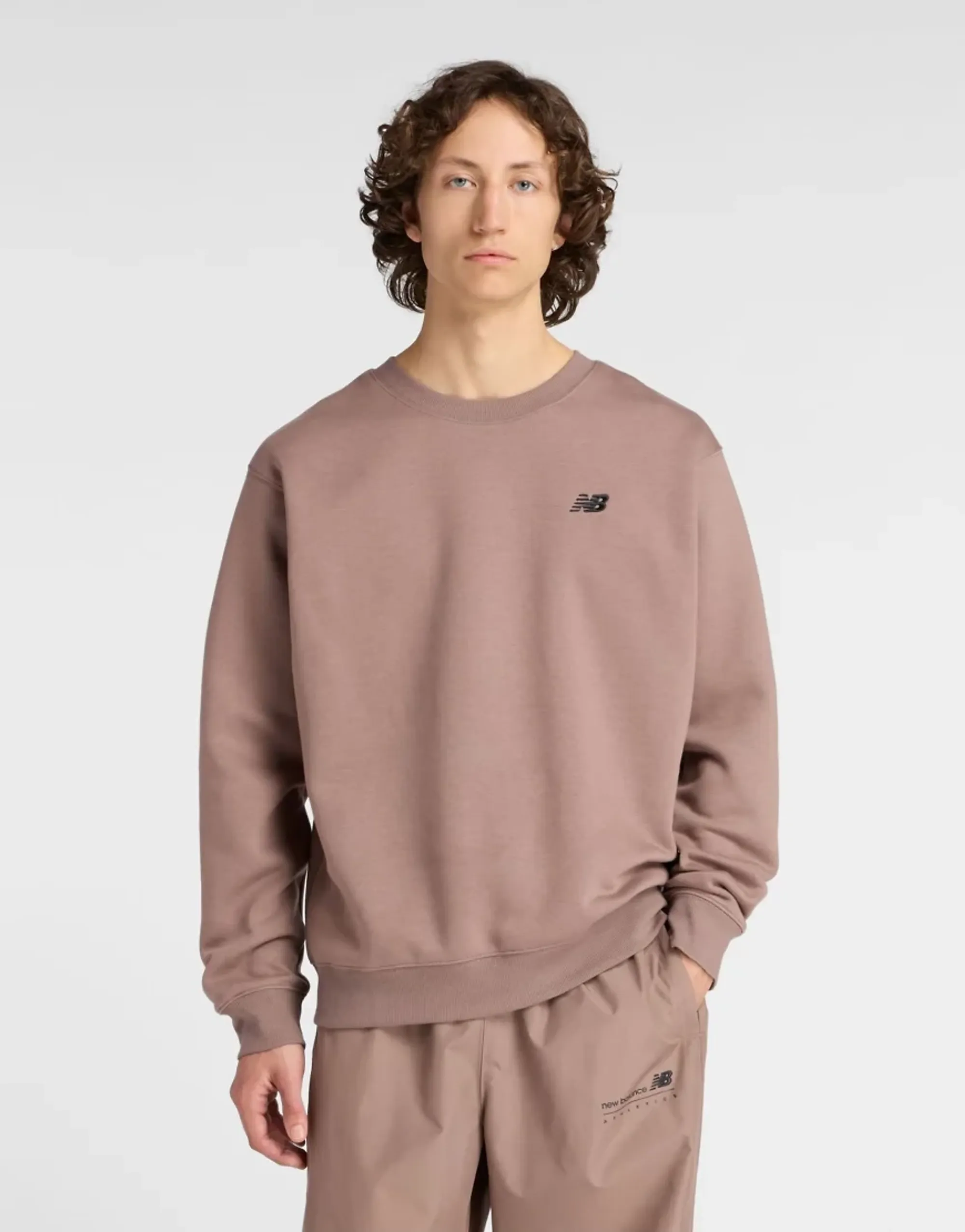 New Balance Men's Linear Graphic Fleece Crew in Brown Cotton
