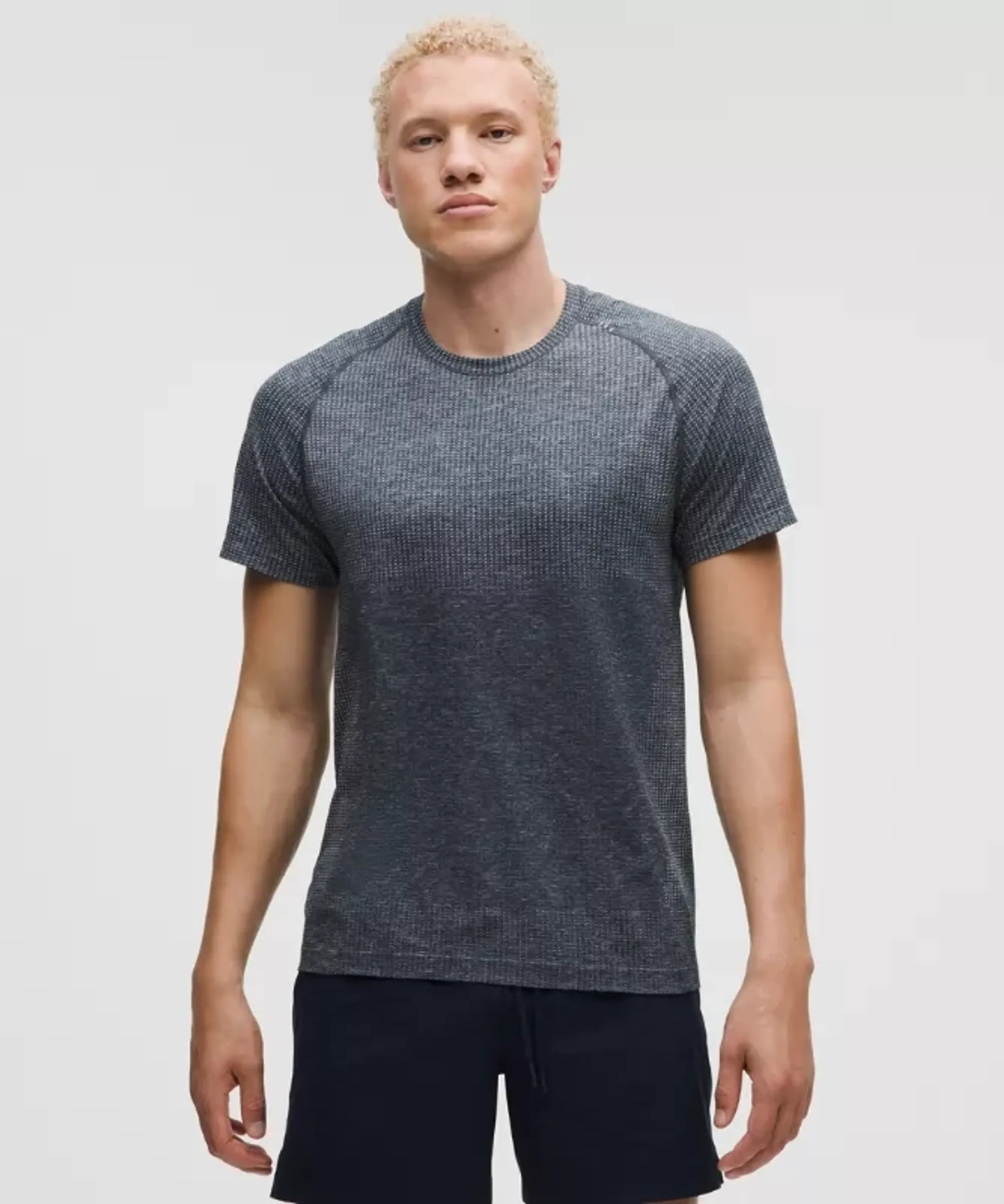 lululemon – Men's Metal Vent Tech Short-Sleeve Shirt – Color Blue/Navy Blue – Size Large