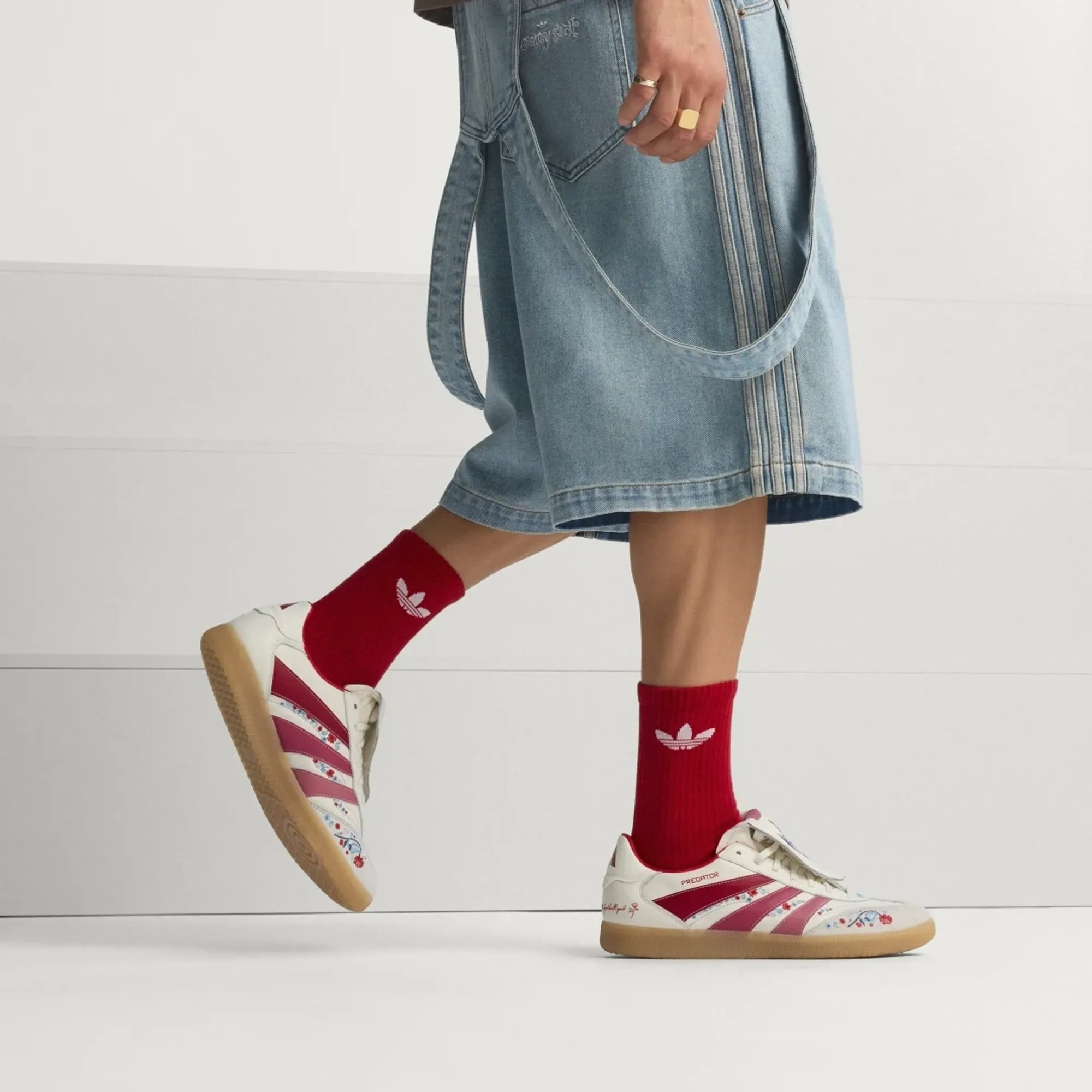 プレデター FREESTYLE TFG SIZE 25.5 adidas Predator x TFG Freestyle - Off White/Easy Pink/Pure Ruby