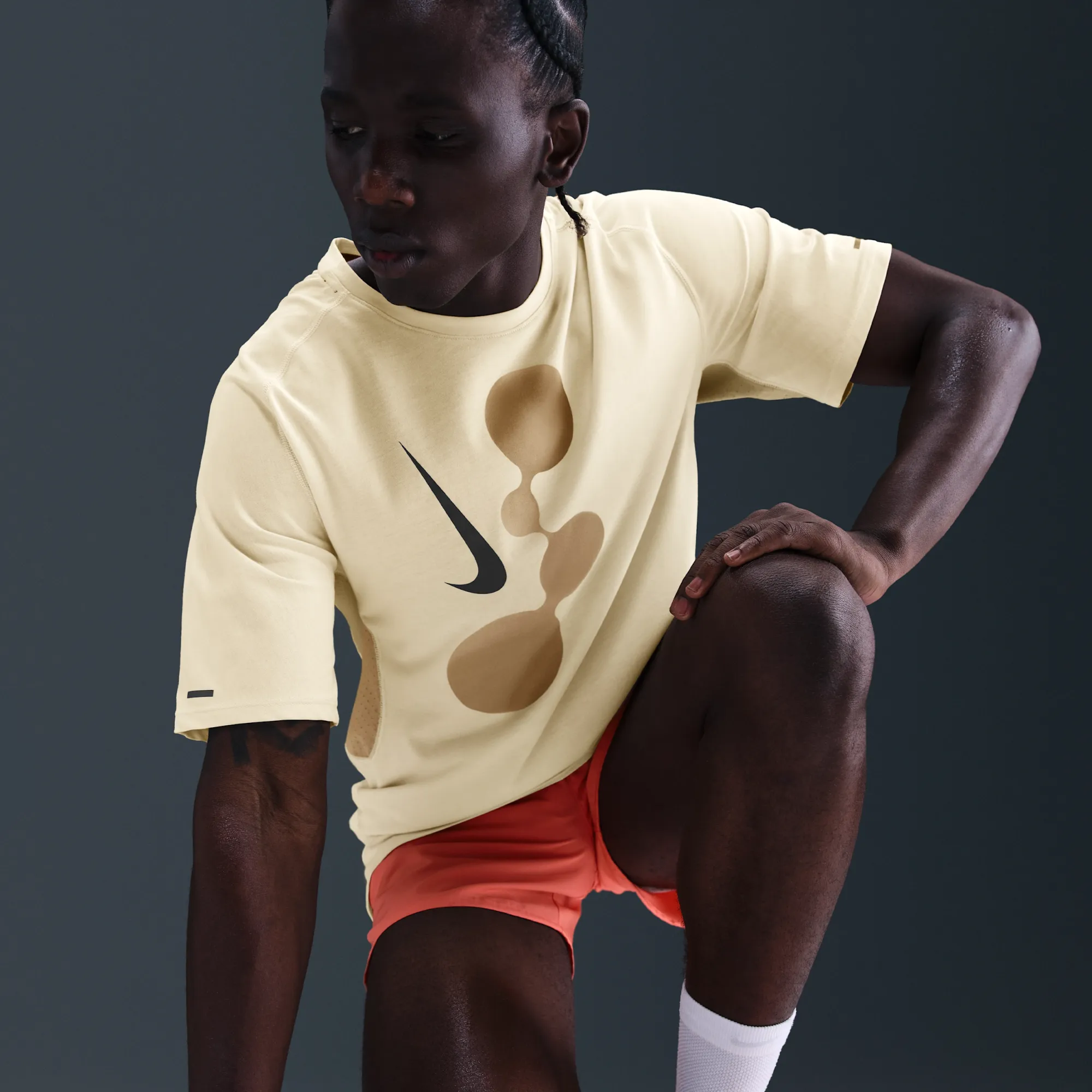栃木SC トレーニングウェア ノースリーブ Nike Trail Solar Chase Men's Dri-FIT ADV Short-Sleeve Running Top