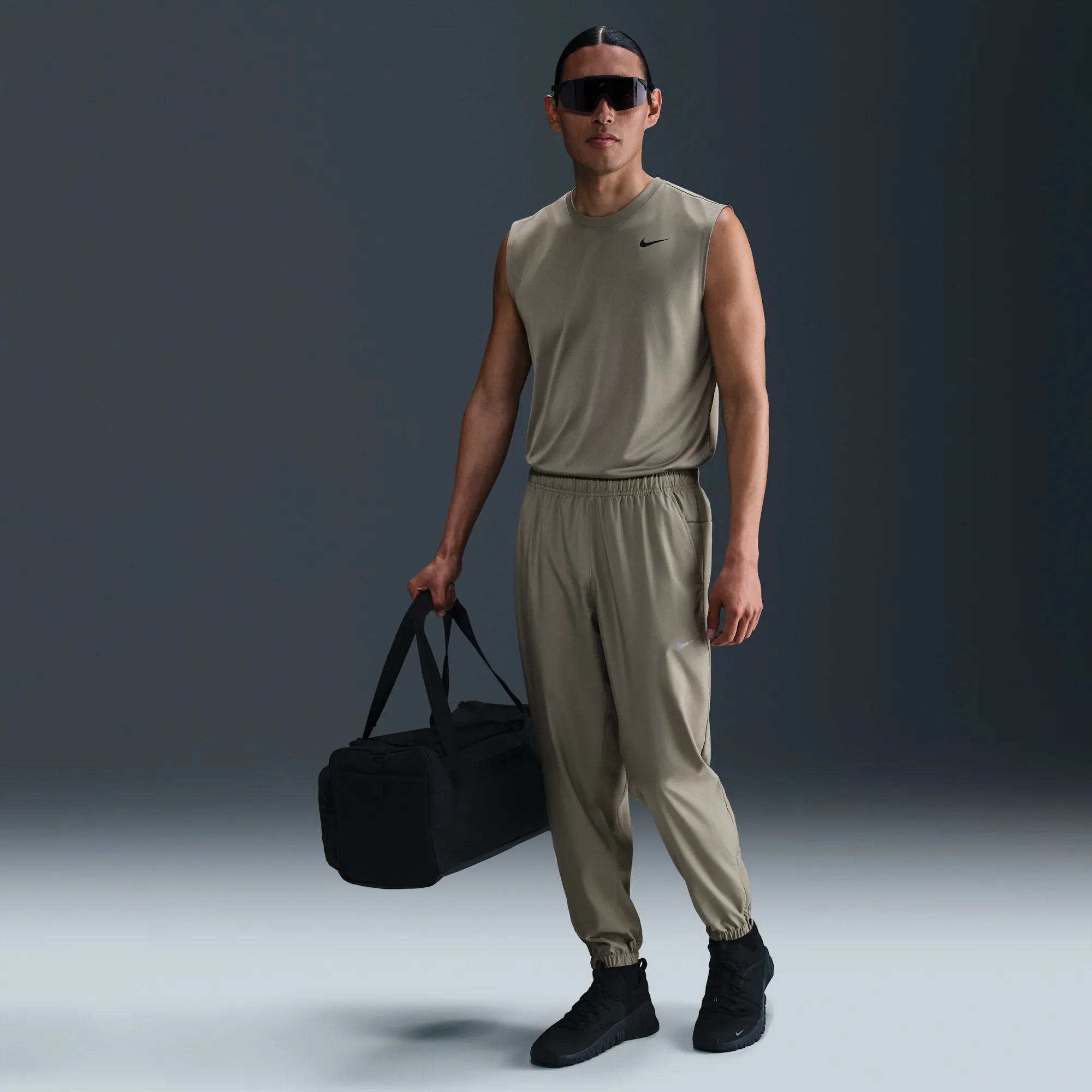 Nike Training Form Dri-Fit Joggers In Green