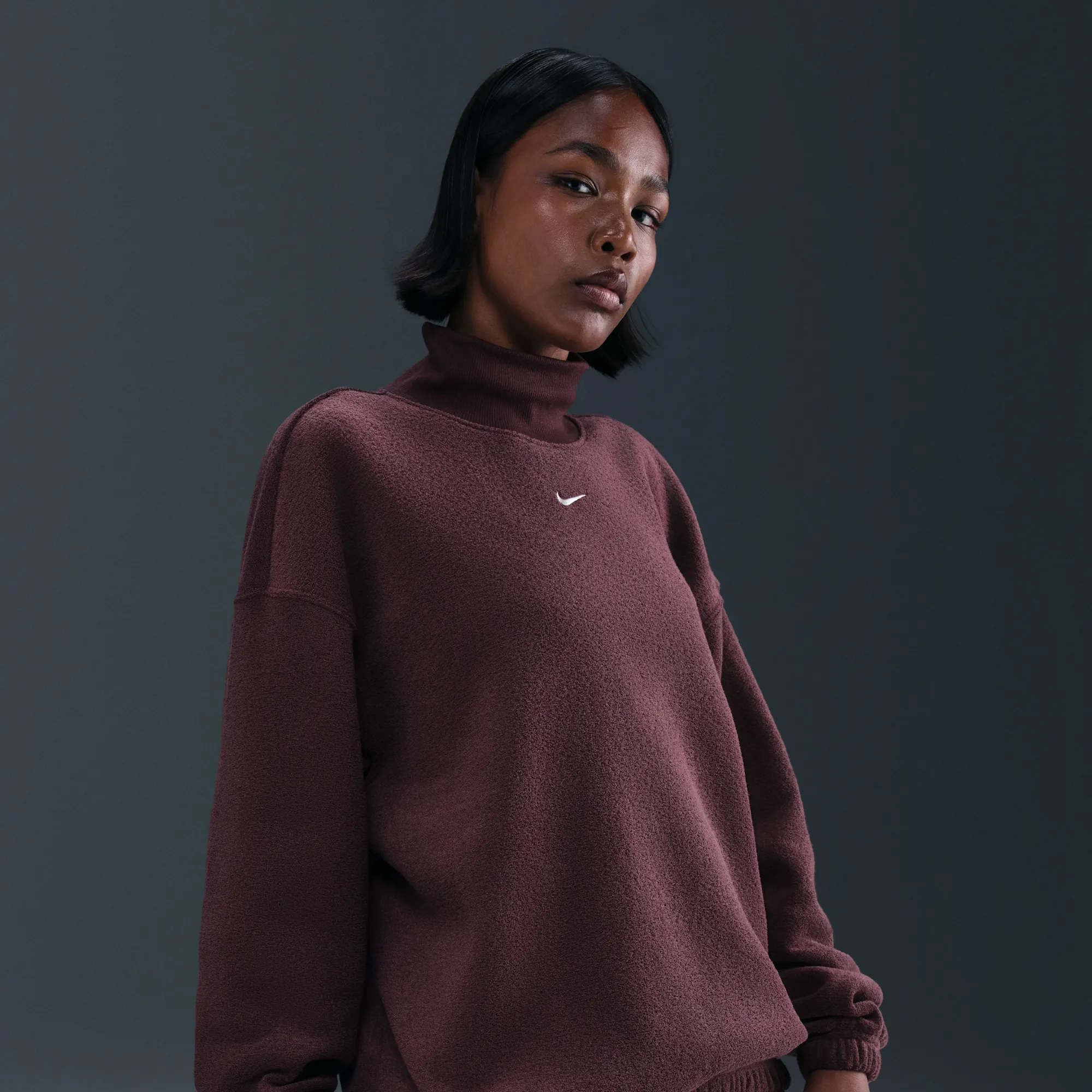 Nike Phoenix Plush Women's Cosy Fleece Oversized Mock-Neck Top - Red - Polyester/Rayon