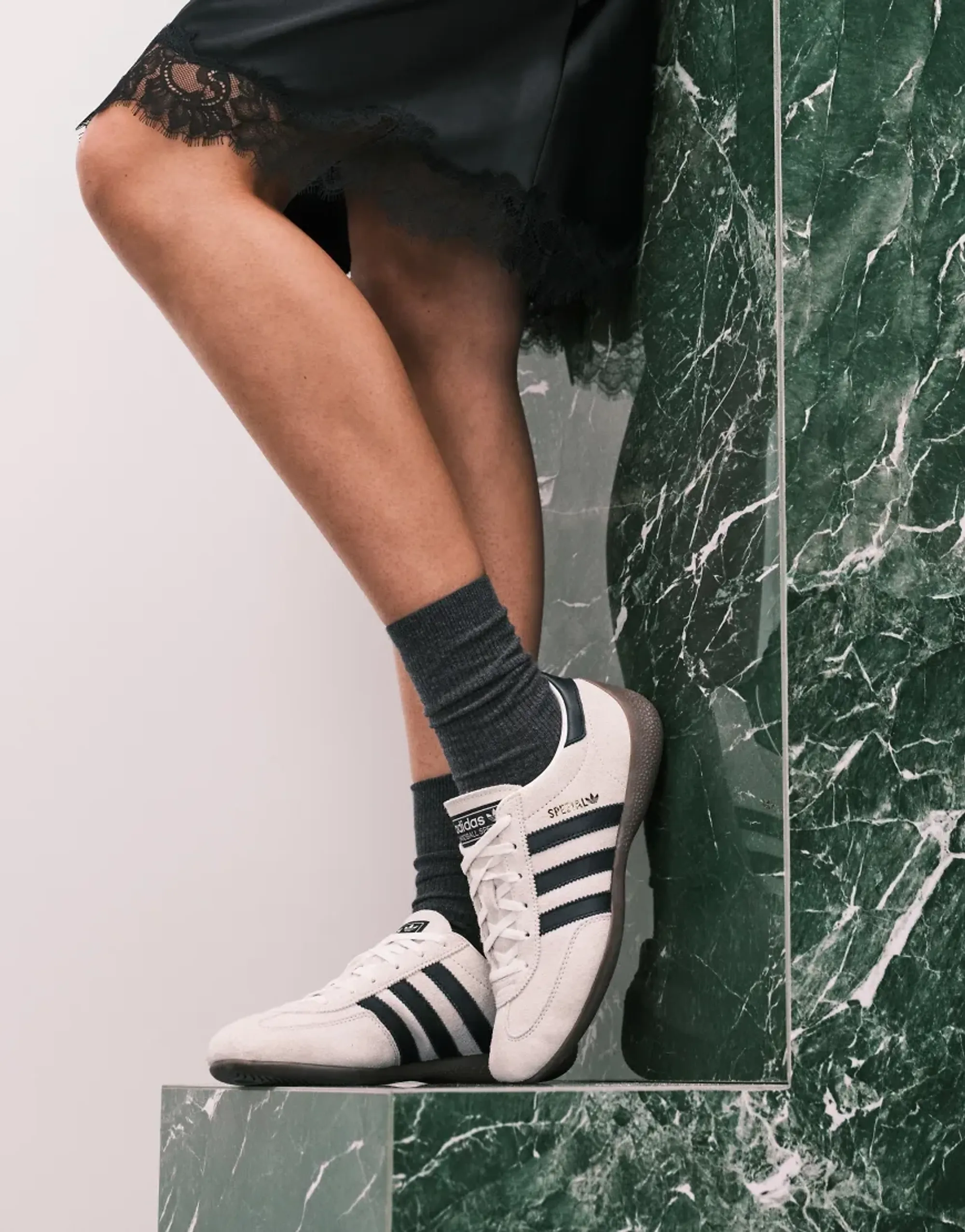 adidas Originals WMNS HANDBALL SPEZIAL LO