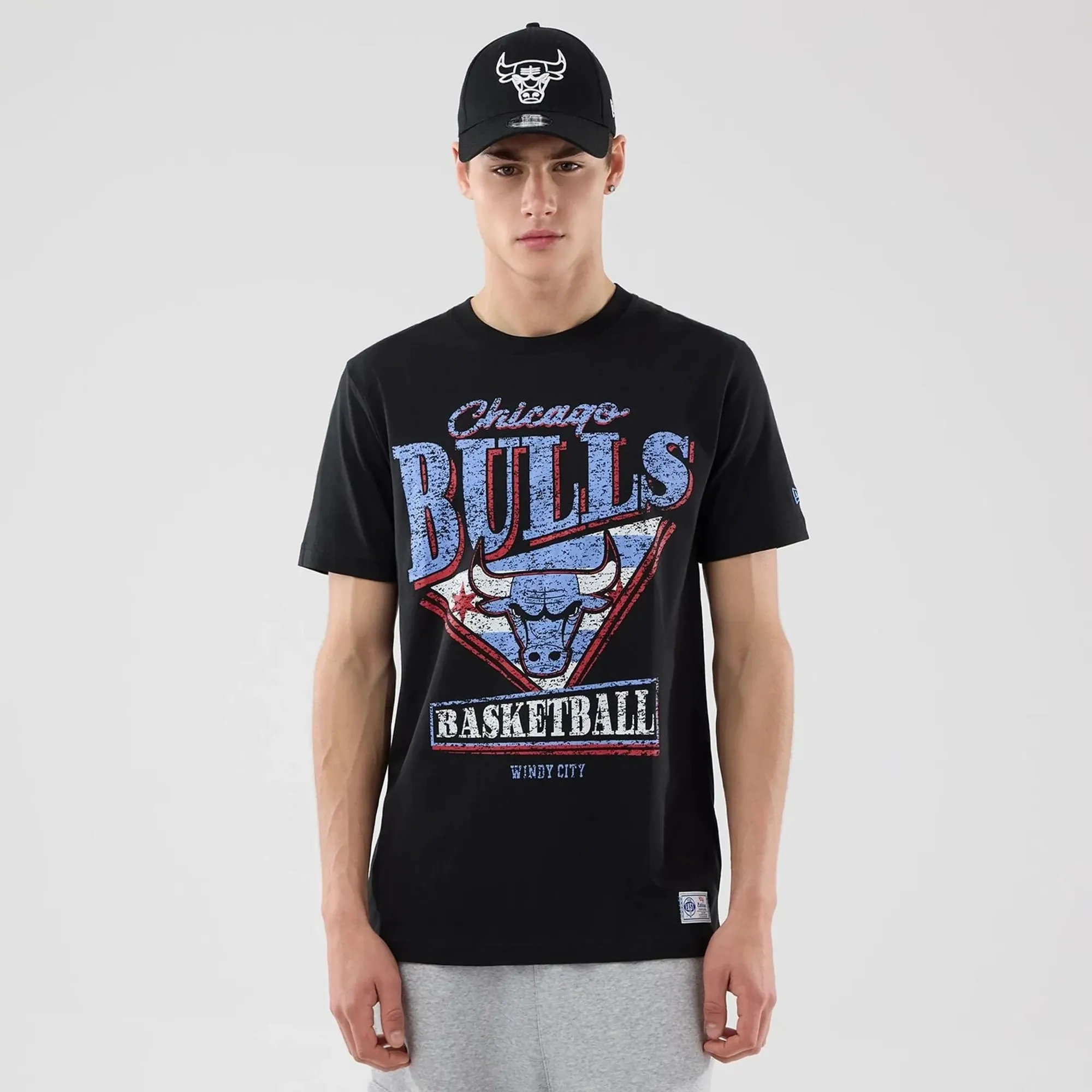 Chicago Bulls NBA City Edition Black T-Shirt New Era Cap adult unisex