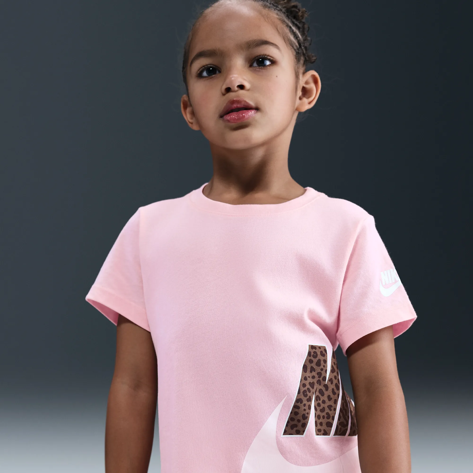 Nike Wild Warmth Younger Kids' Graphic T-Shirt - Pink