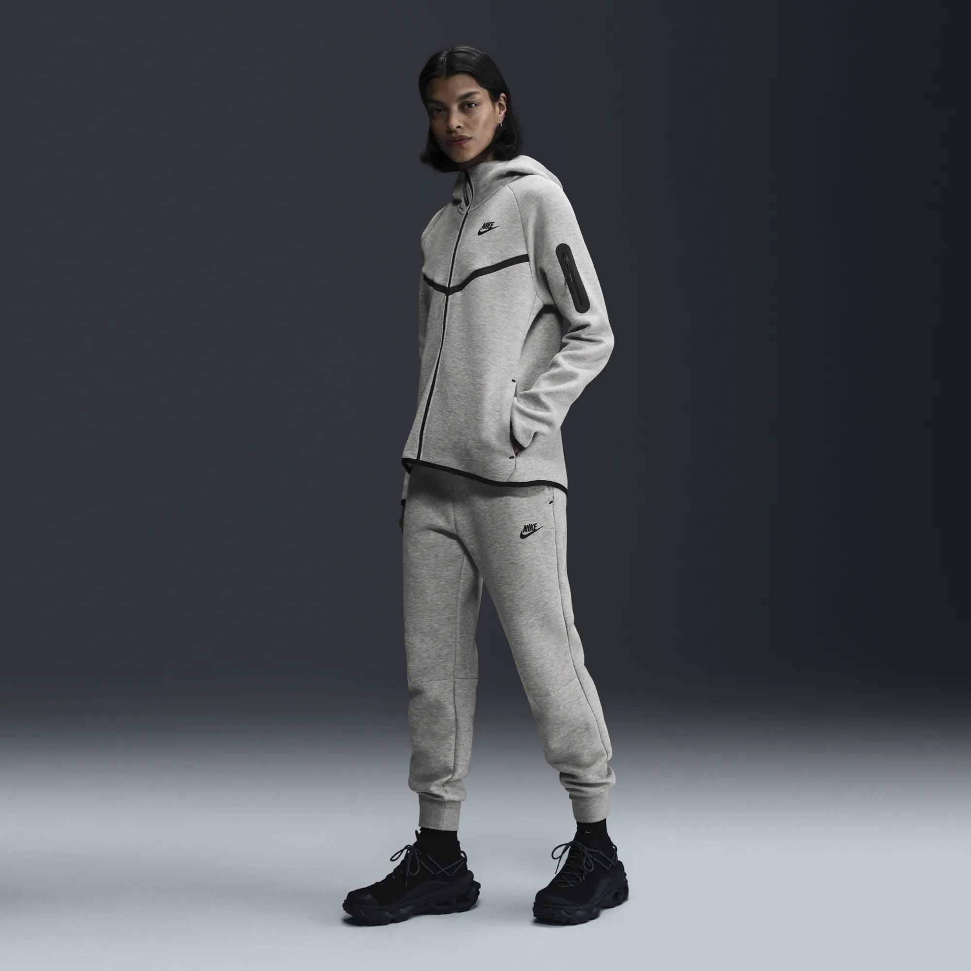 Nike Tech Fleece Women's Mid-Rise Joggers - Grey - Cotton/Polyester