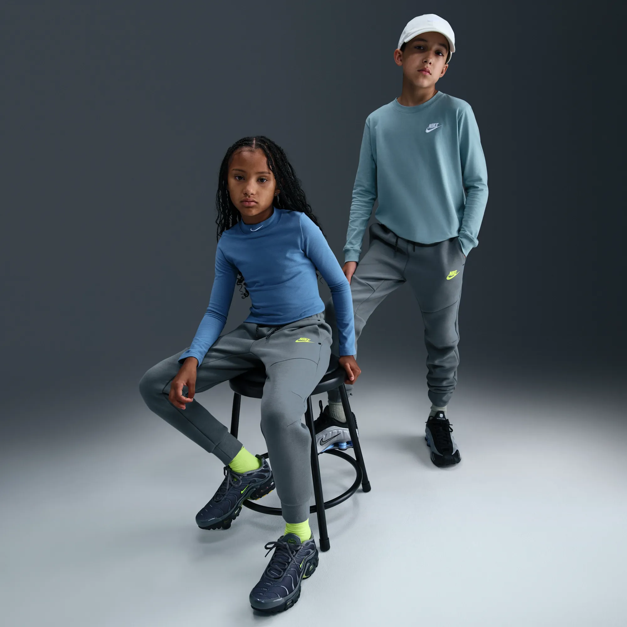 Nike Tech Fleece Older Kids' Joggers - Grey - Cotton/Polyester