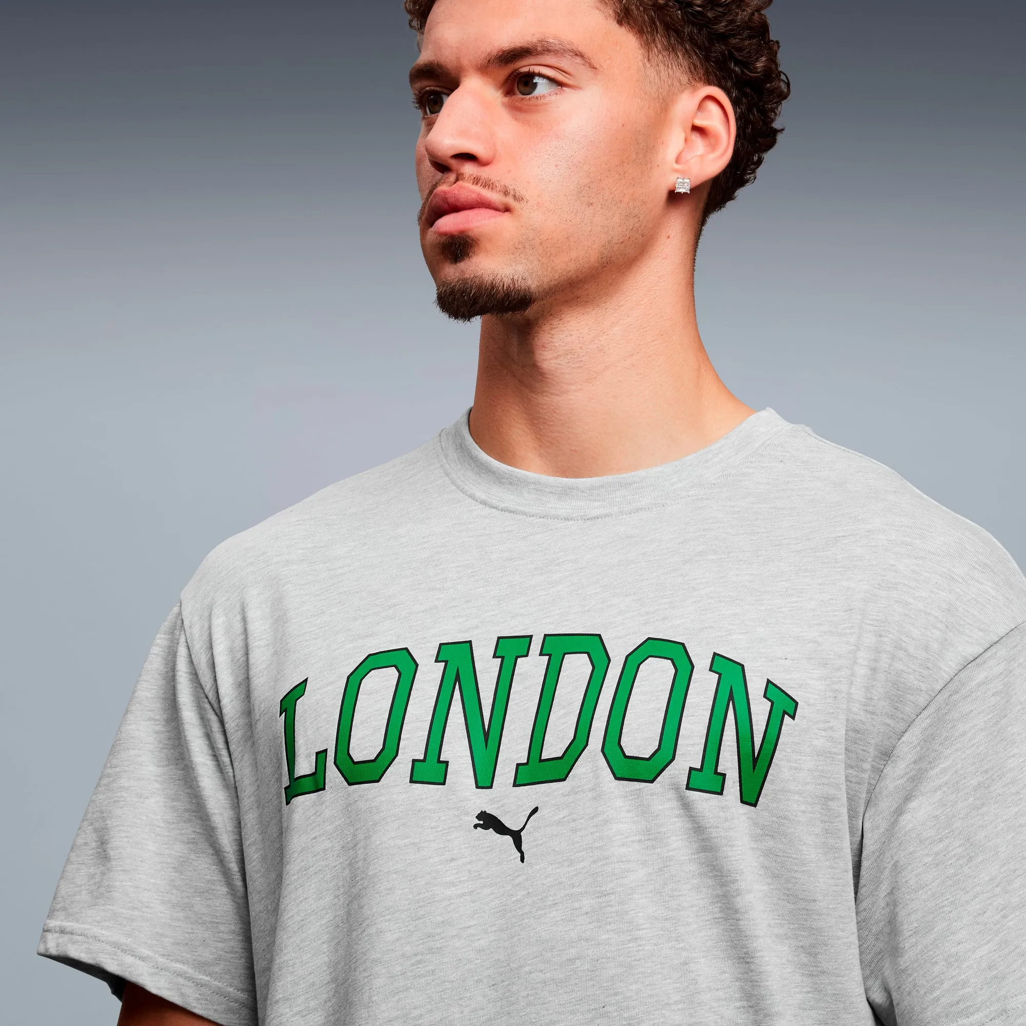 PUMA Graphic Varsity LDN Tee Shirt Unisex, Light Grey Heather, size Large