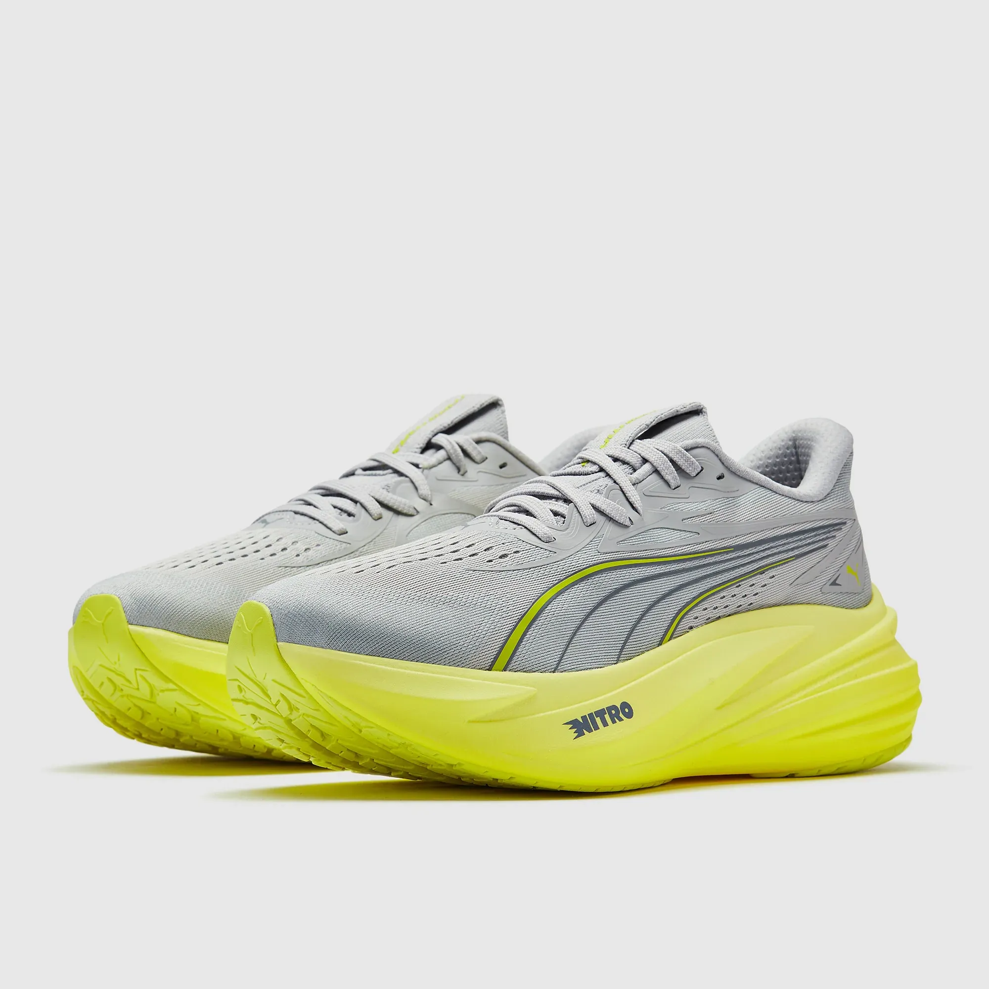 PUMA Magmax Nitroâ¢ 2 Running Shoes Men, Vibrant Silver/Lux Lime