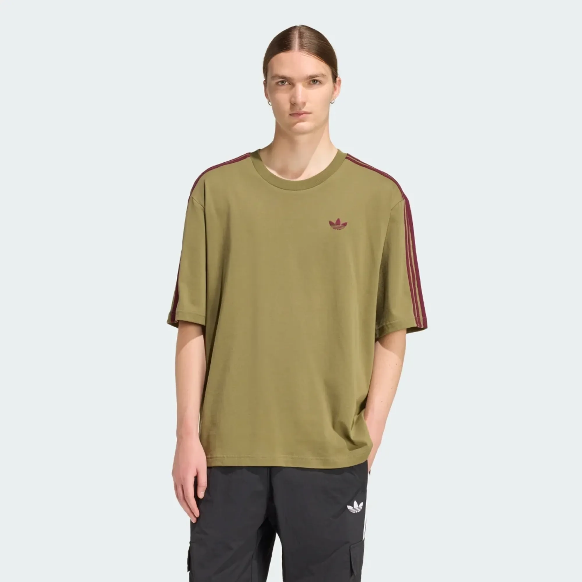 adidas ADICOLOR 3-STRIPES OVERSIZED T-Shirt