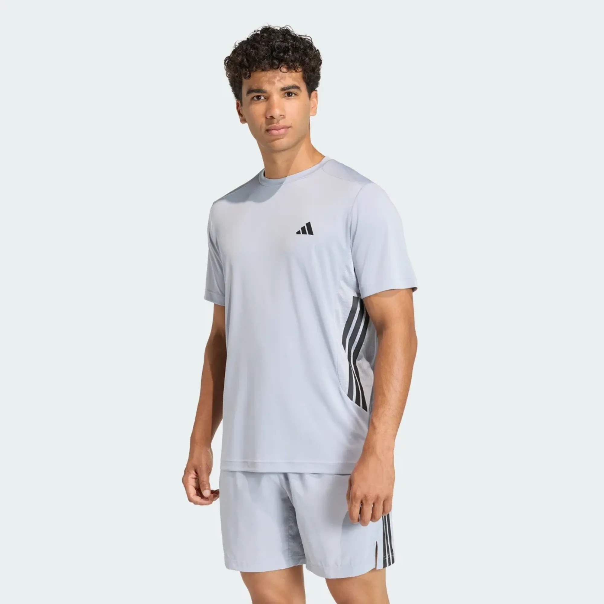 adidas TECH ESSENTIALS WORKOUT 3 STRIPES T-SHIRT