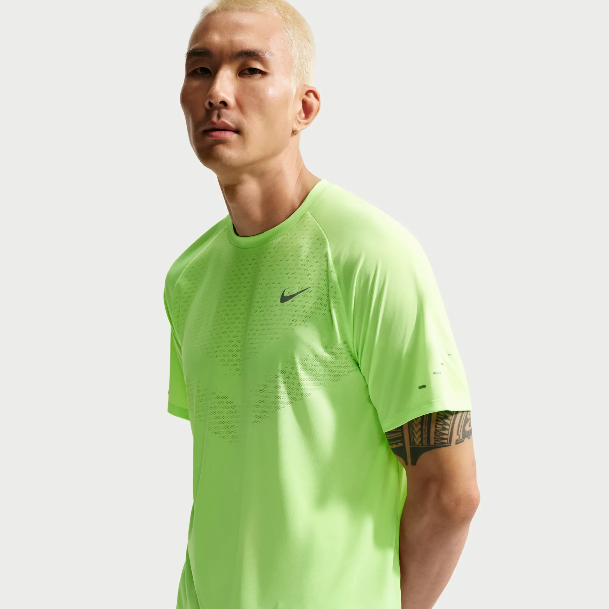 Nike Stride Men's Dri-FIT ADV Short-Sleeve Running Top - Green - Polyester