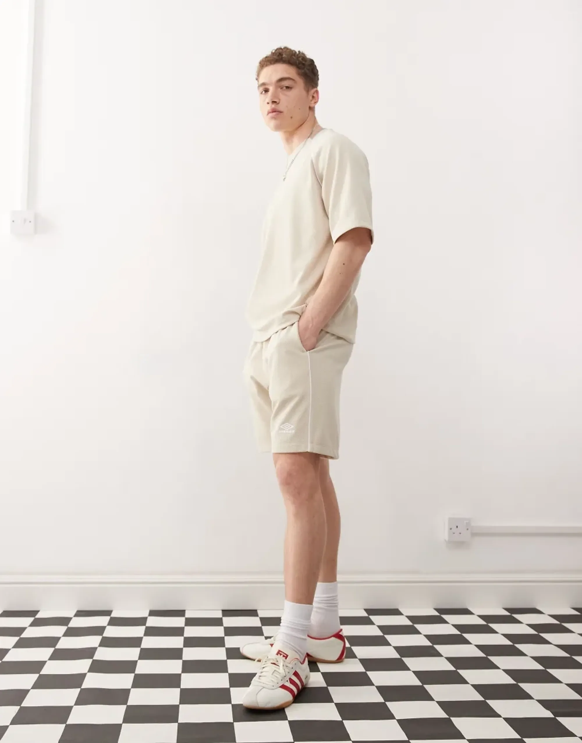 Umbro Panelled Mesh Shorts In Beige-Grey