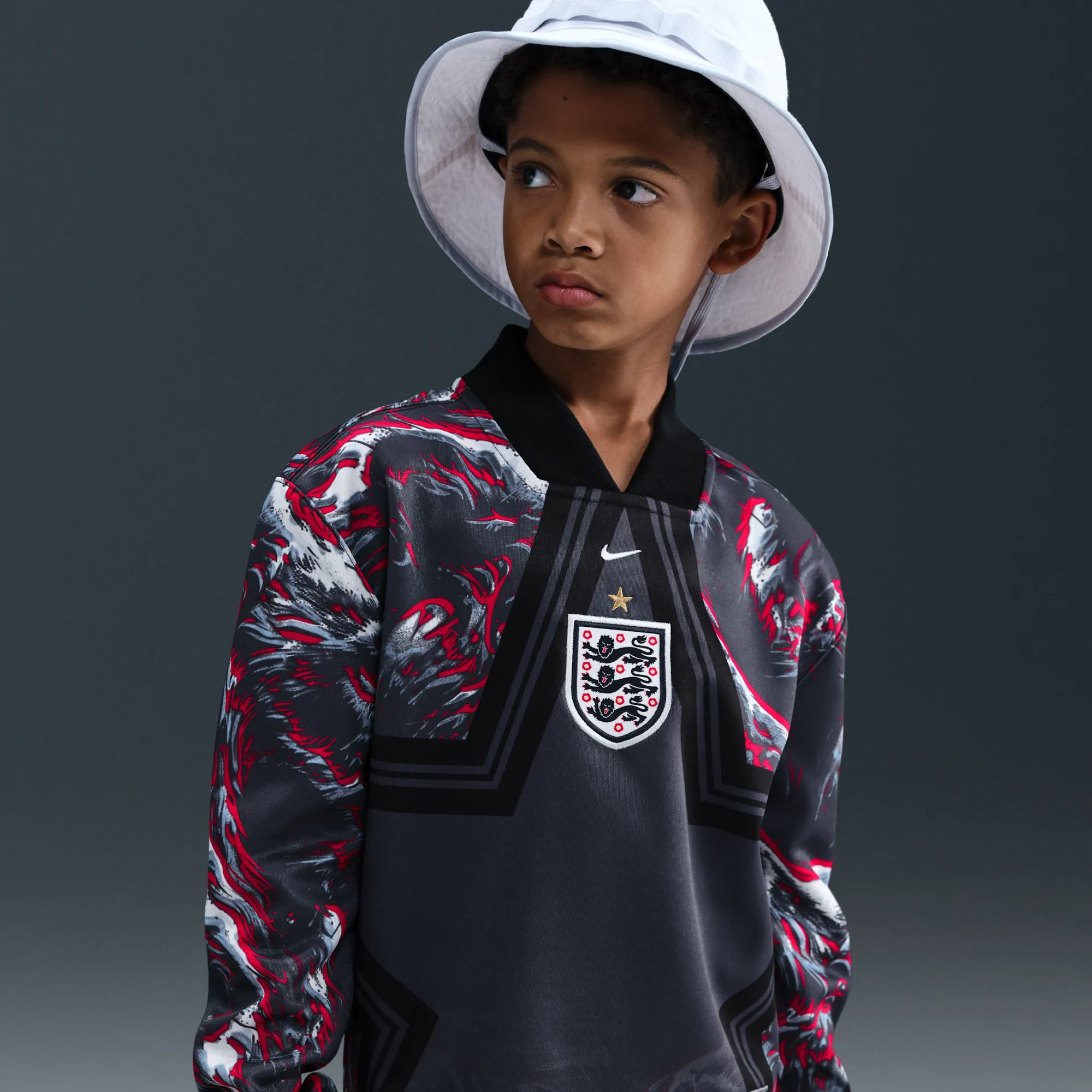 England Goalkeeper Older Kids' Nike Dri-FIT Football Jersey - Black - Polyester