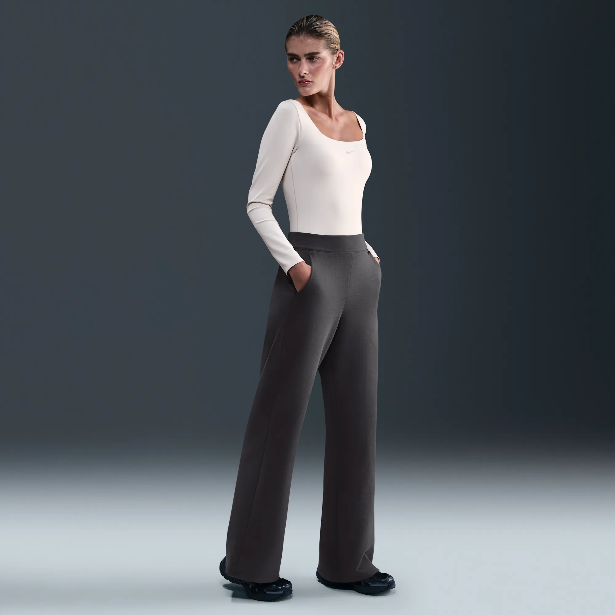 Nike 24.7 ImpossiblySoft Women's Dri-FIT High-Waisted Loose Flared Trousers - Grey - Polyester/Modal/Cotton