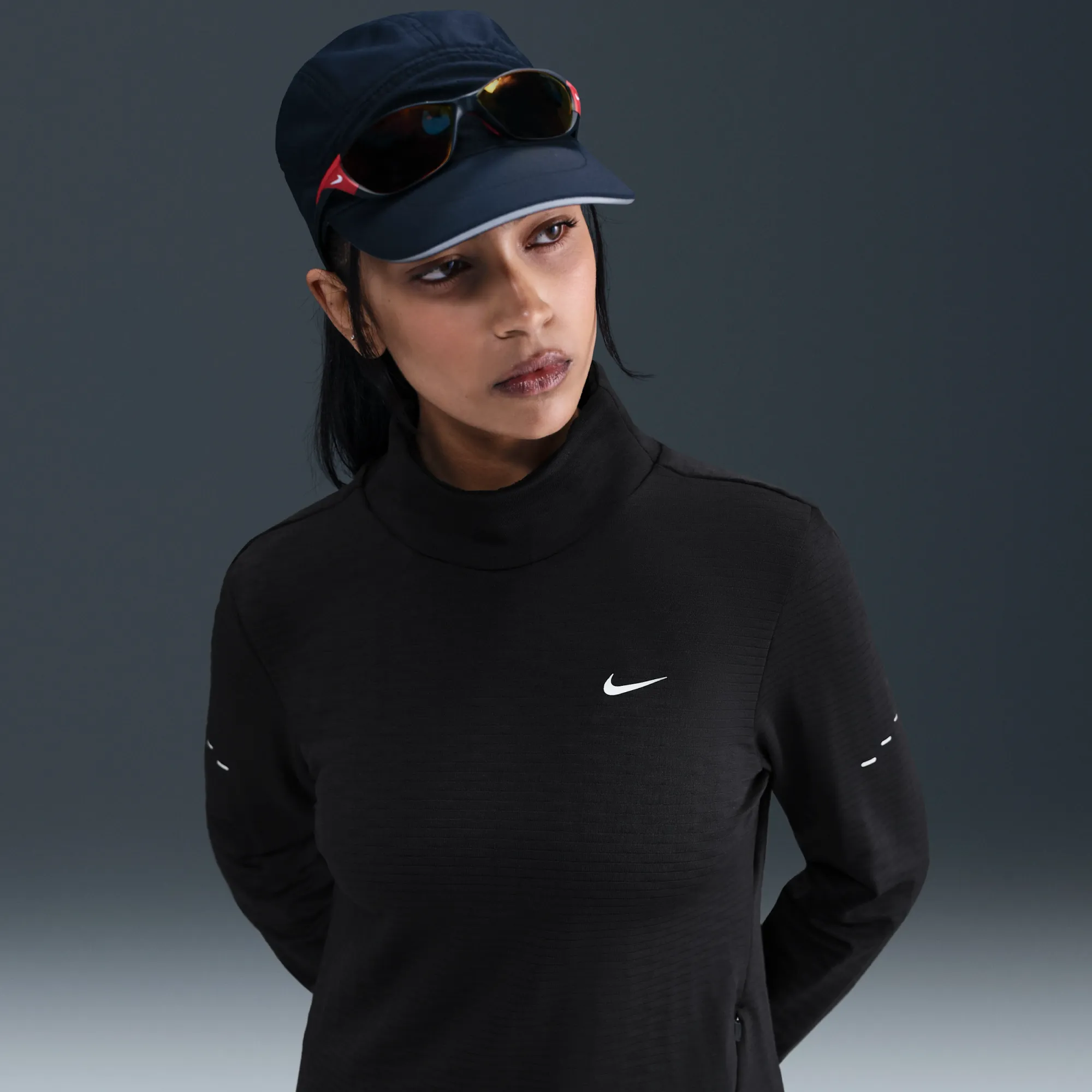 Nike Swift Women's Therma-FIT Turtle-Neck Running Top - Black - Polyester/Elastane