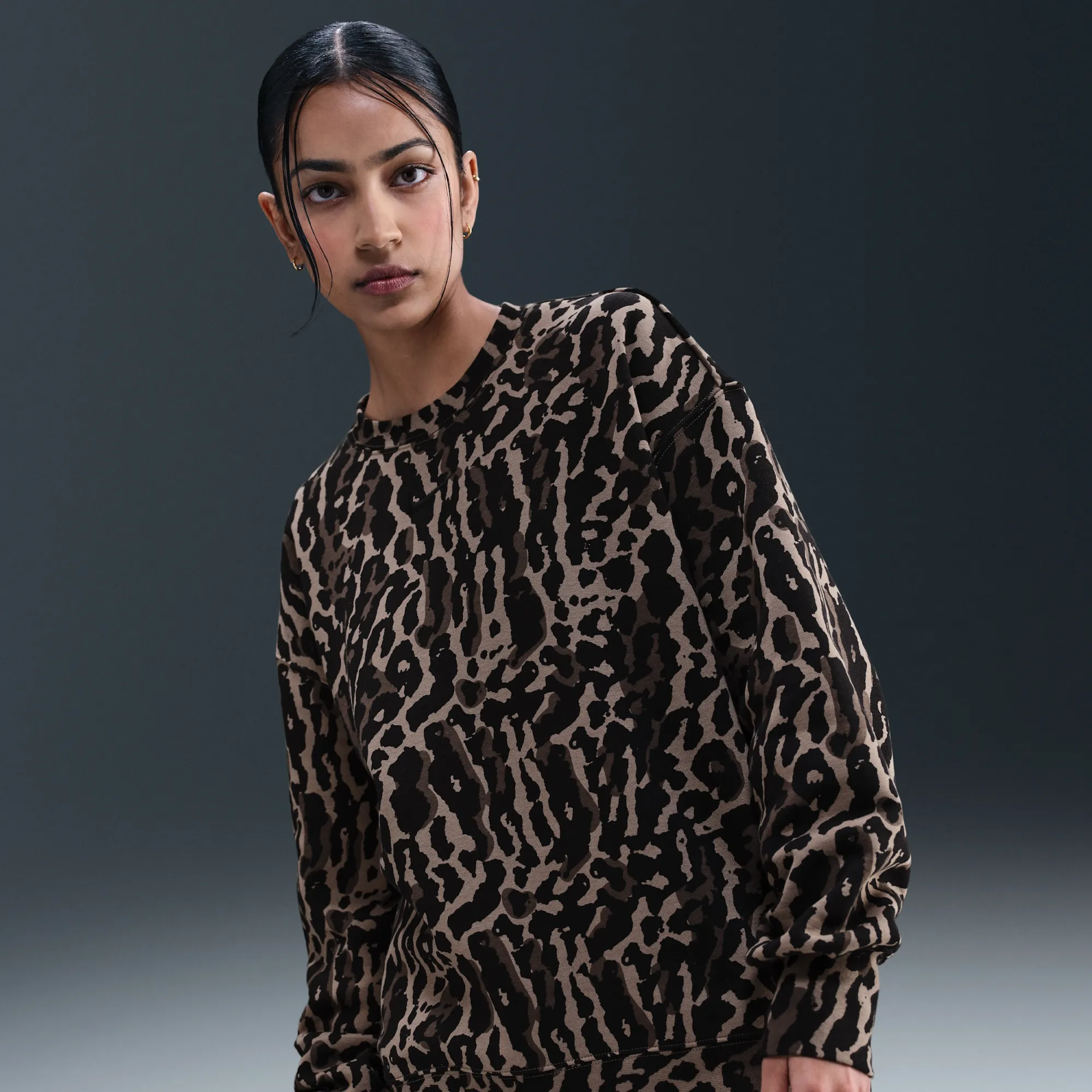 Nike Phoenix Fleece Women's Oversized Printed Crew-Neck Sweatshirt - Black - Cotton/Polyester