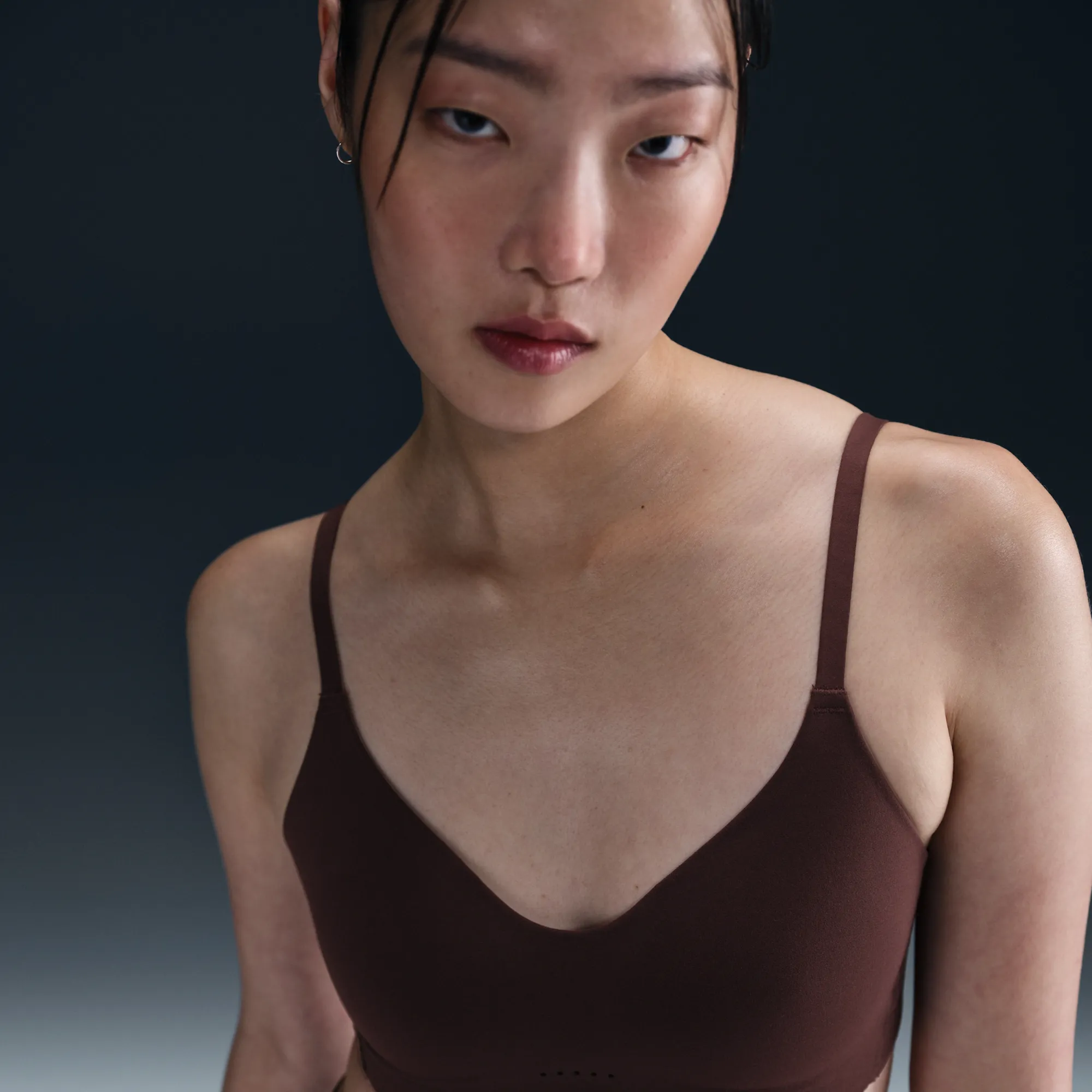 Nike Alate Minimalist Women's Light-Support Padded Convertible Sports Bra - Brown - Polyester/Elastane