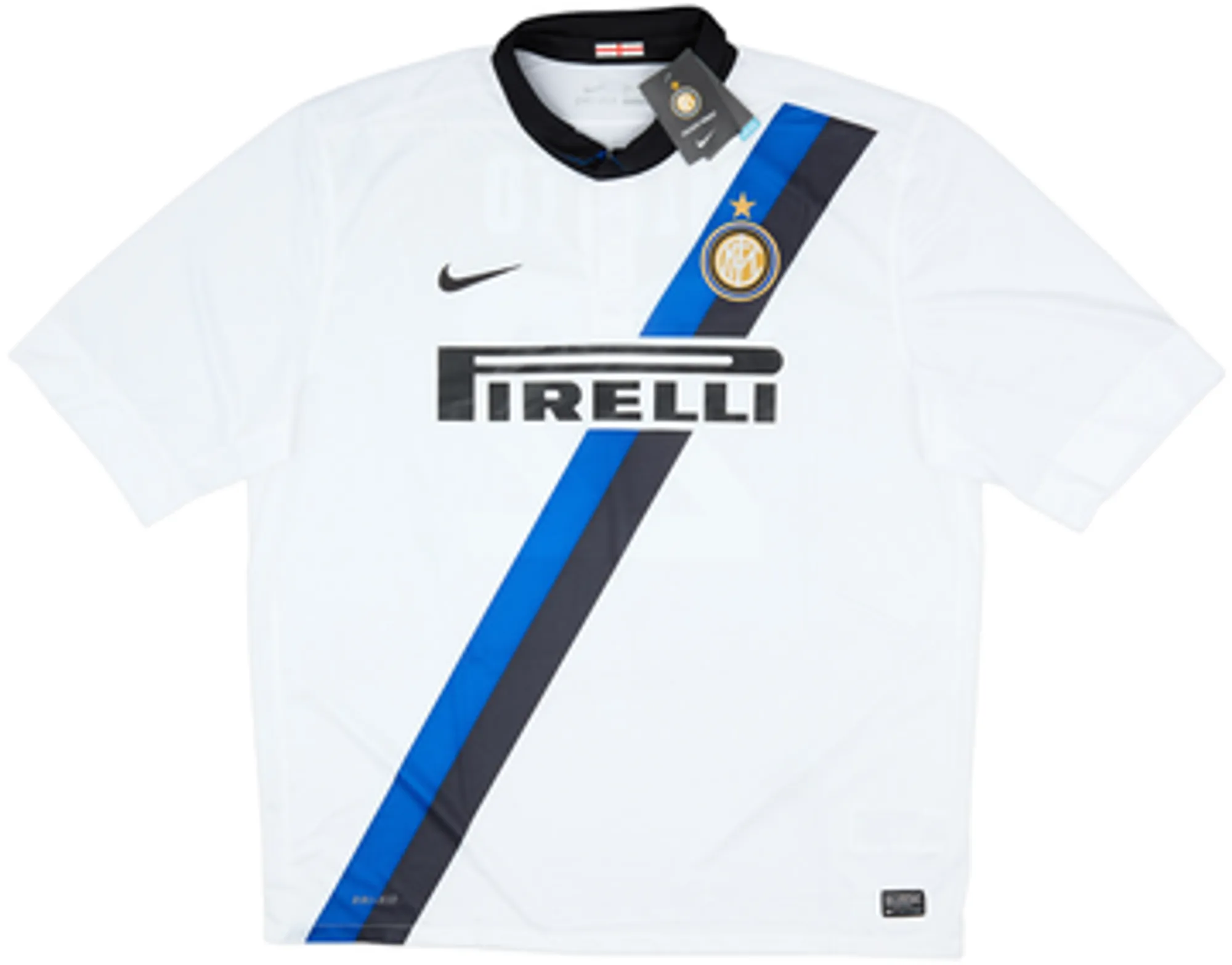 2011-12 Inter Milan Away Shirt Milito #22 (M)